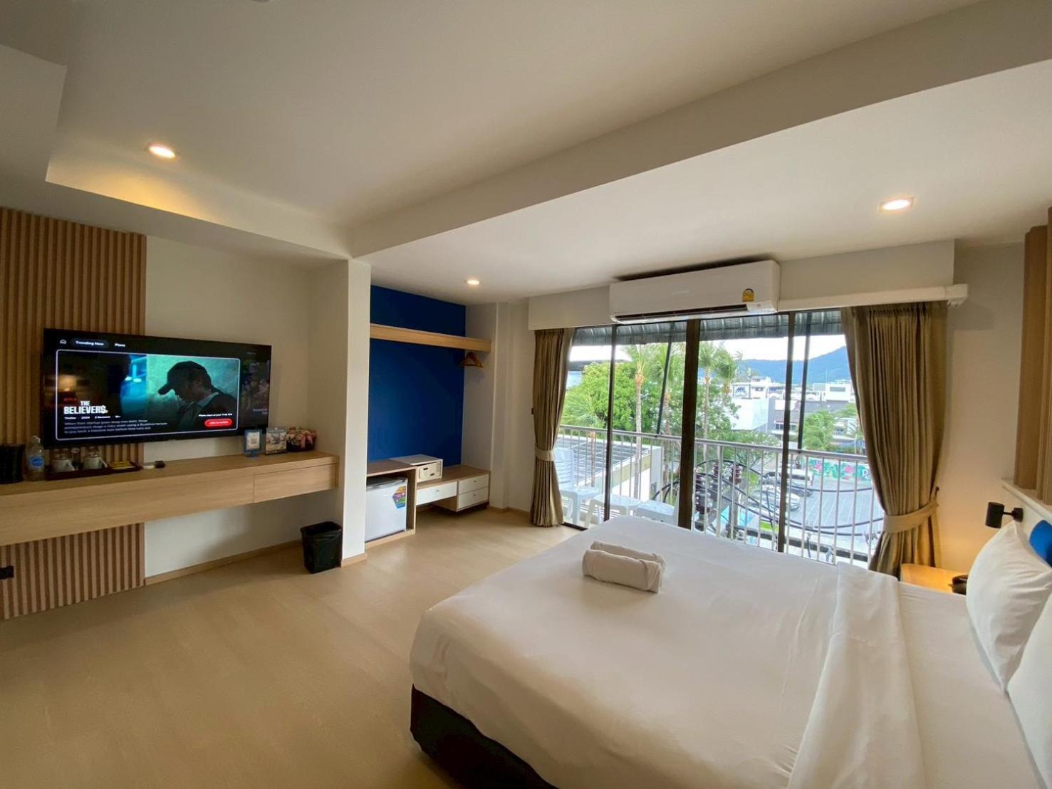 Deluxe Twin with Balcony  - Photo 17