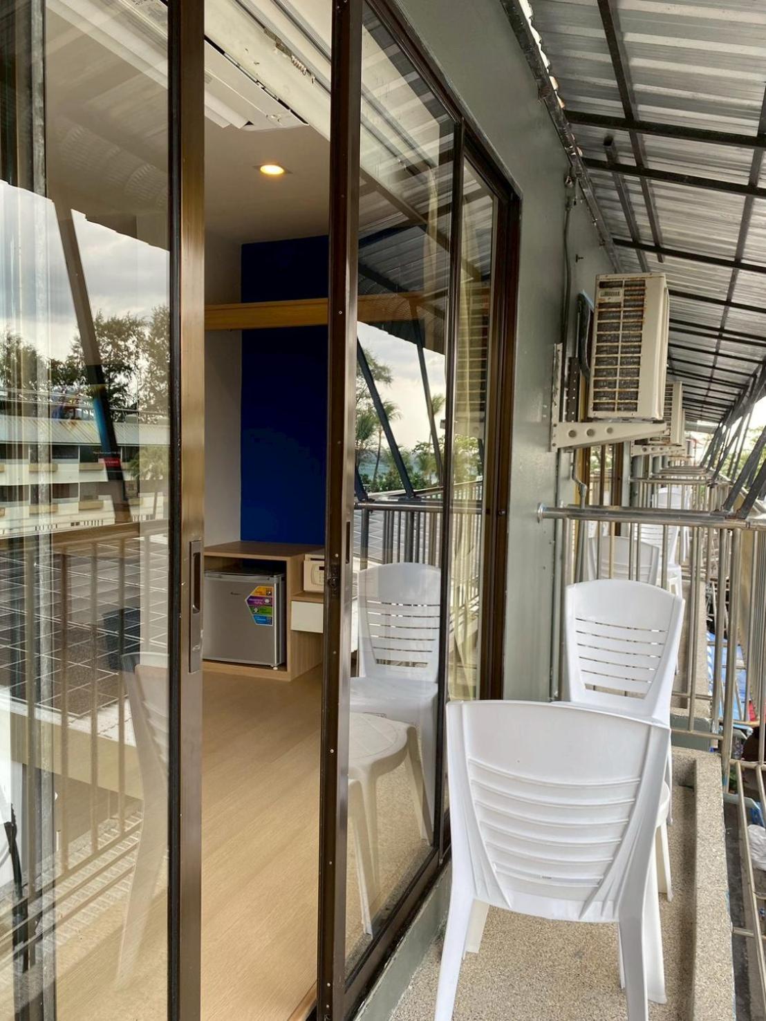 Deluxe Twin with Balcony  - Photo 18