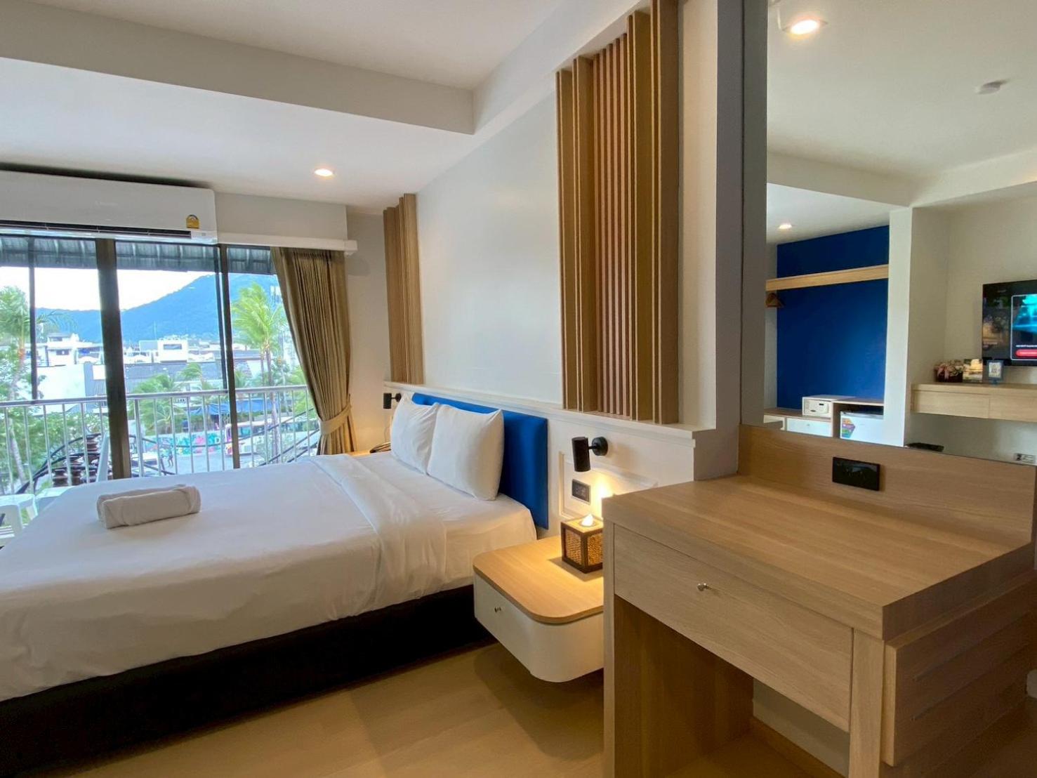 Deluxe Twin with Balcony  - Photo 2