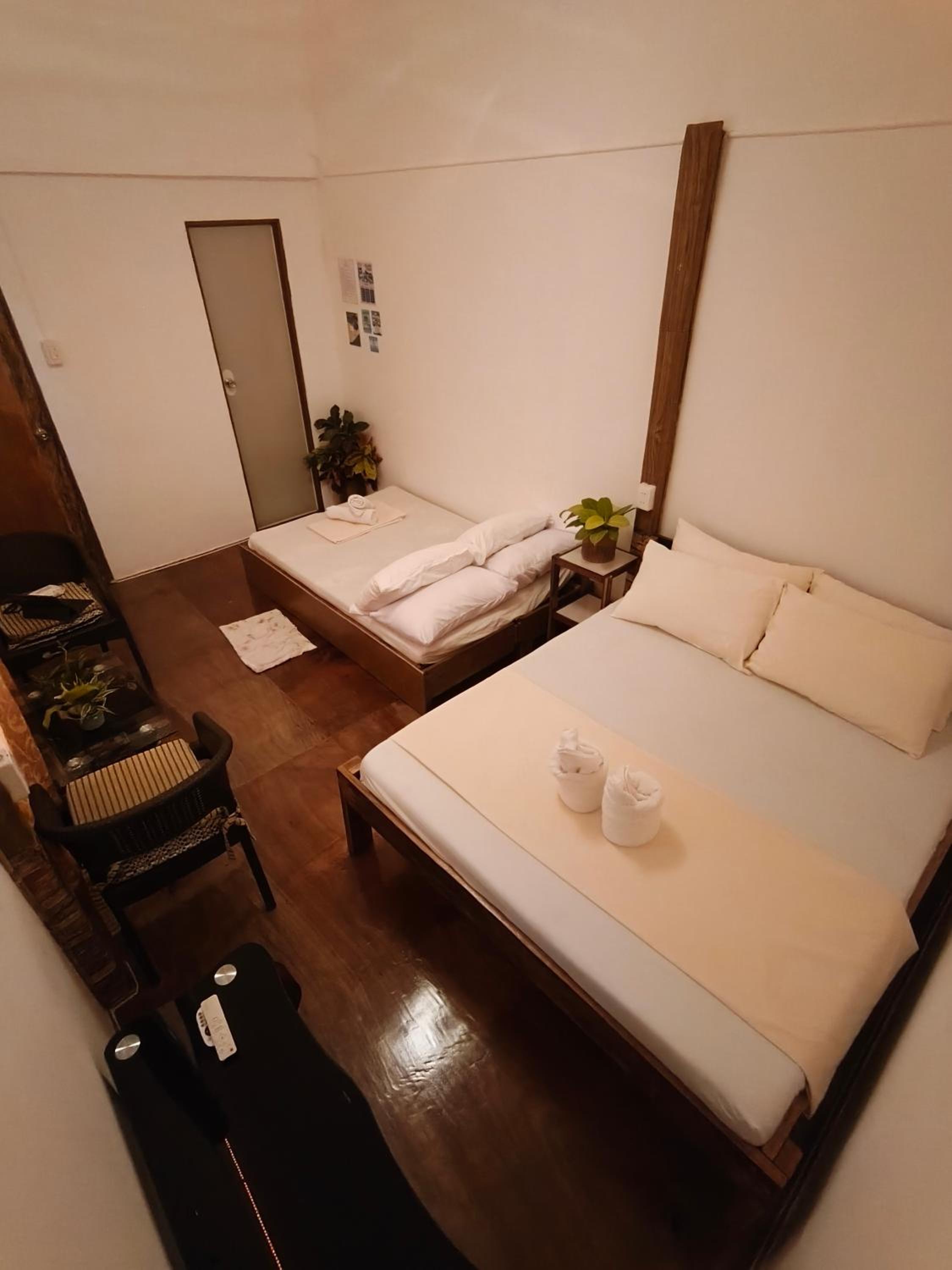 Quadruple Room with Private Bathroom photo 3