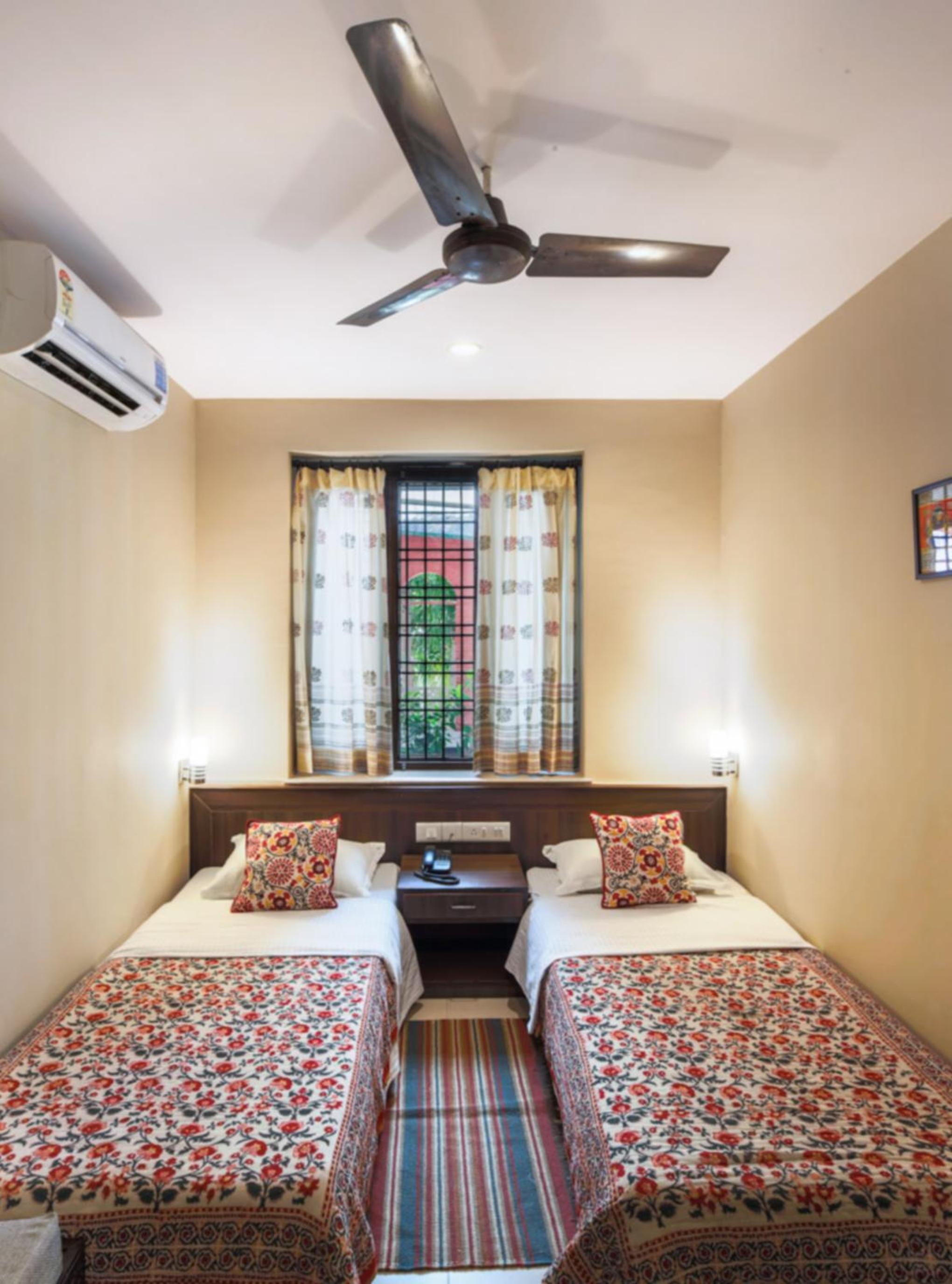 Twin Room with Private Bathroom