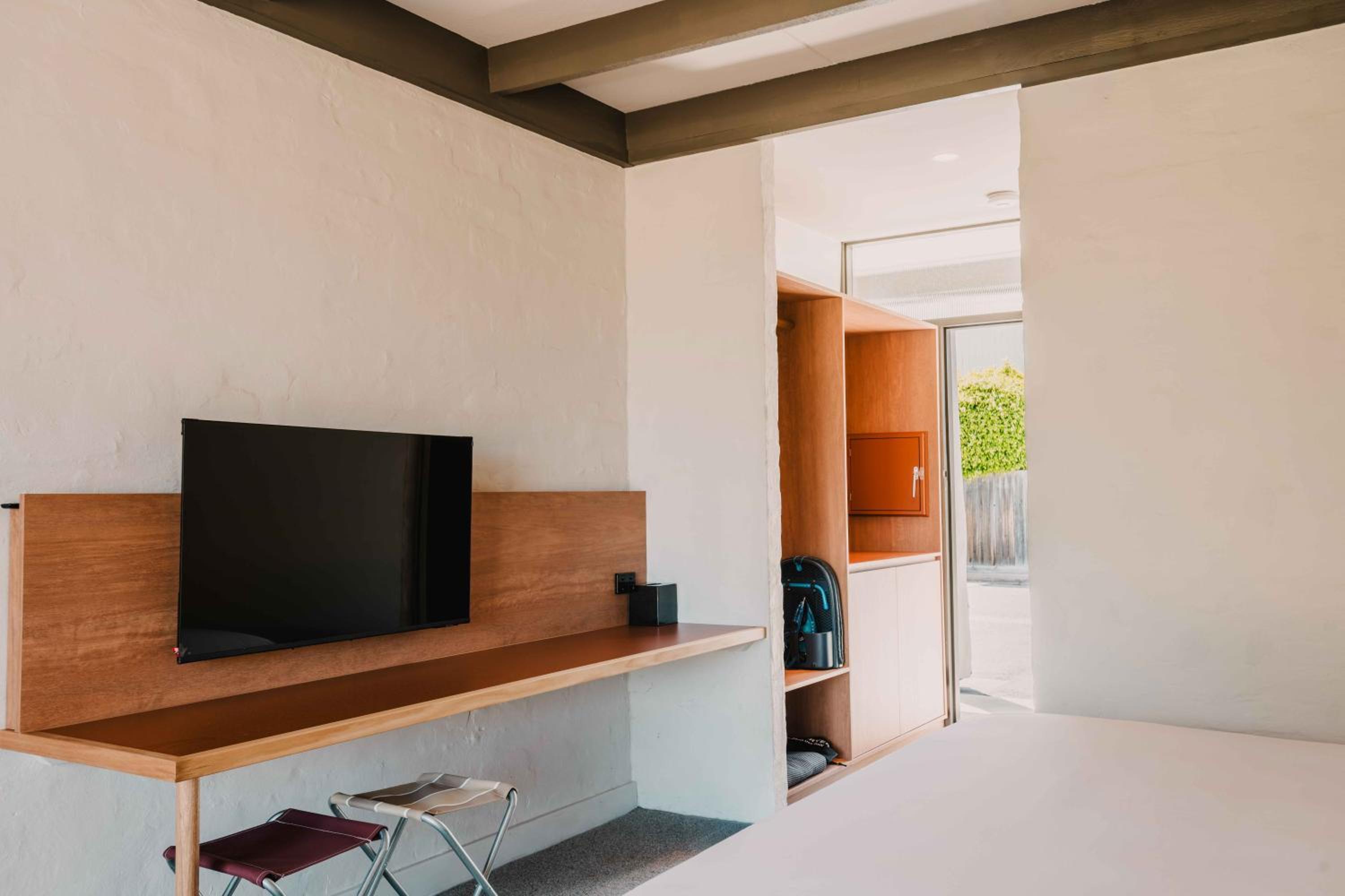 King Courtyard Room (Not Pet Friendly) photo 3