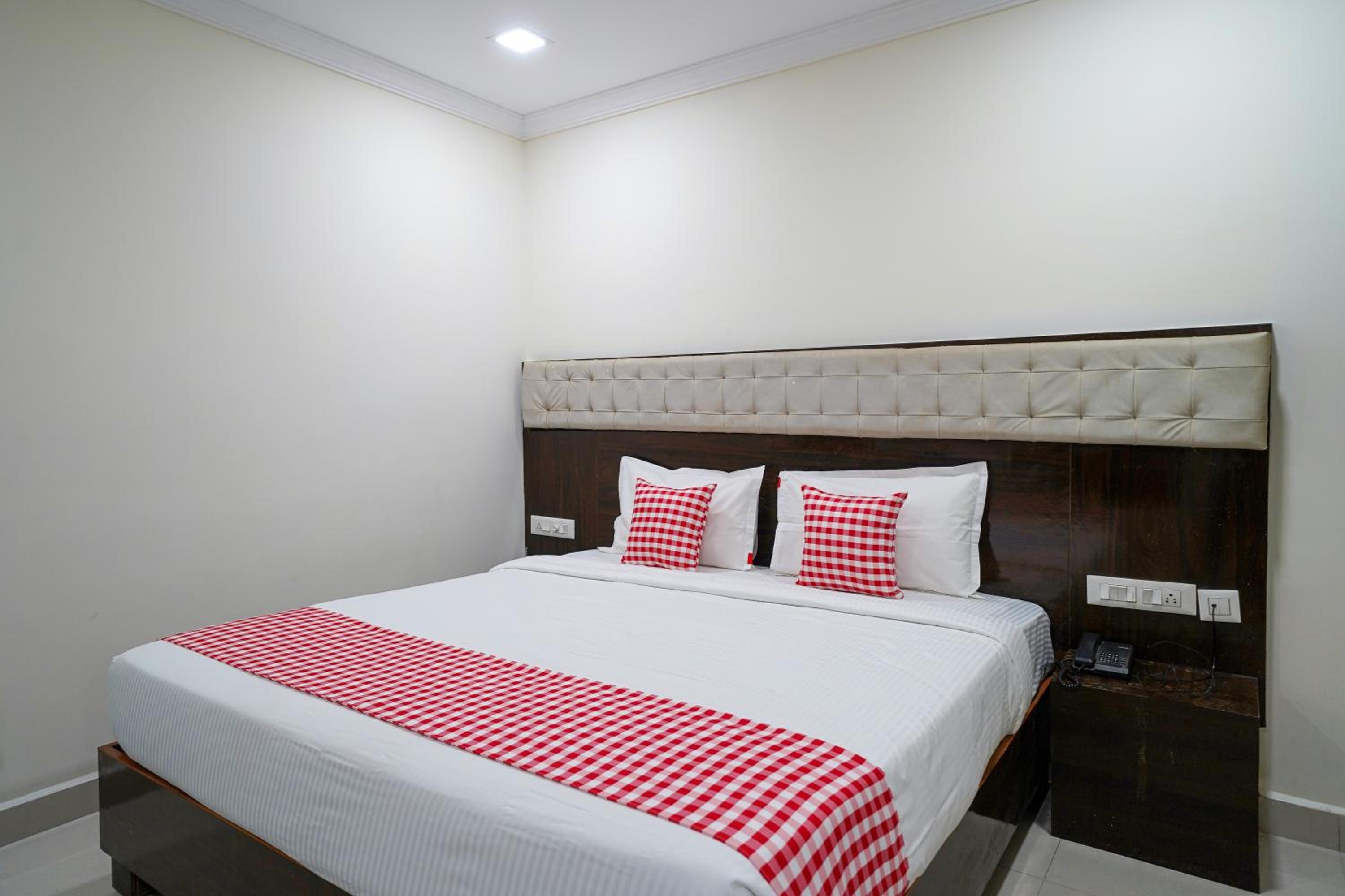 Deluxe King Room photo 3