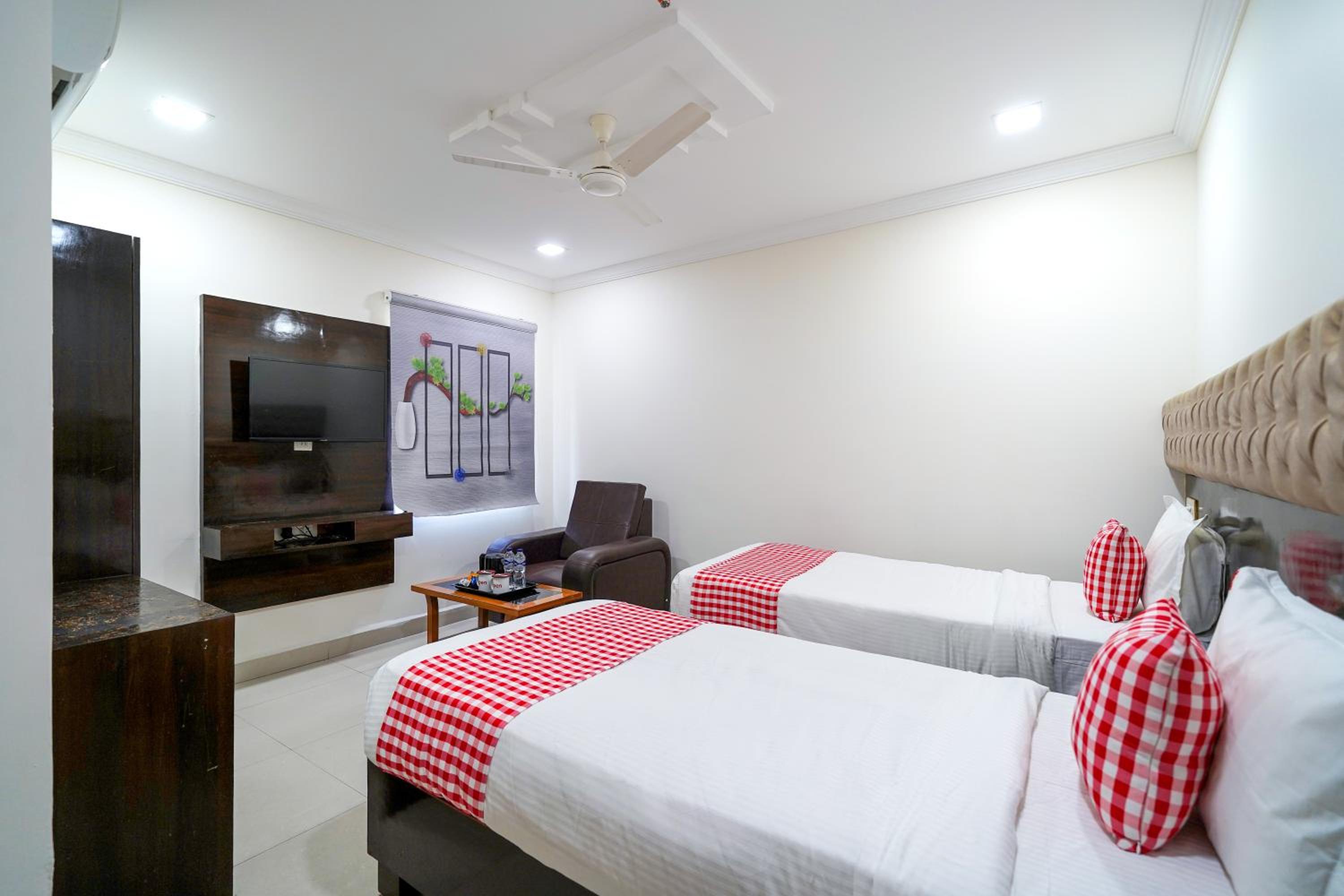 Deluxe Twin Room photo 1