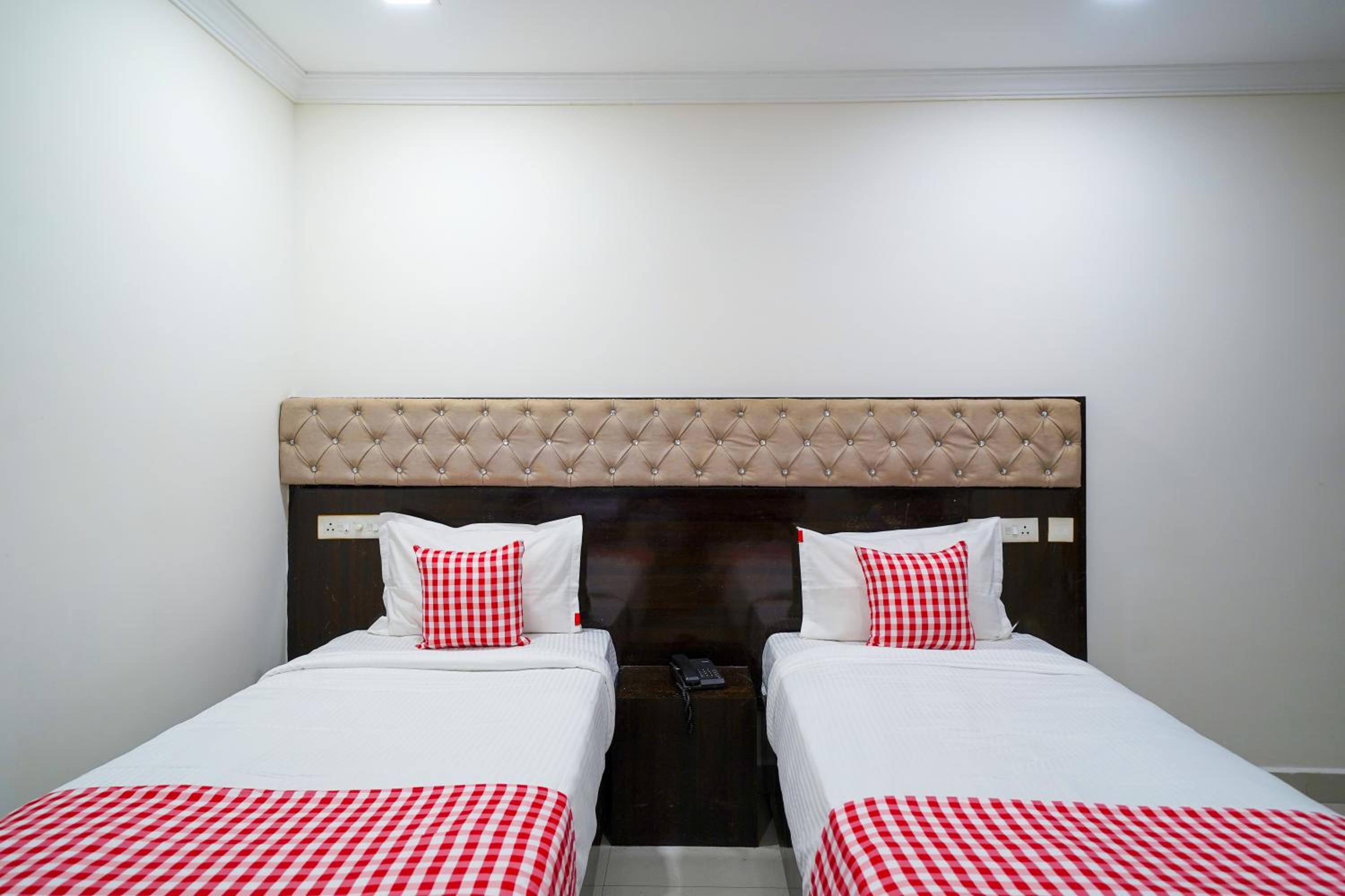 Deluxe Twin Room photo 2