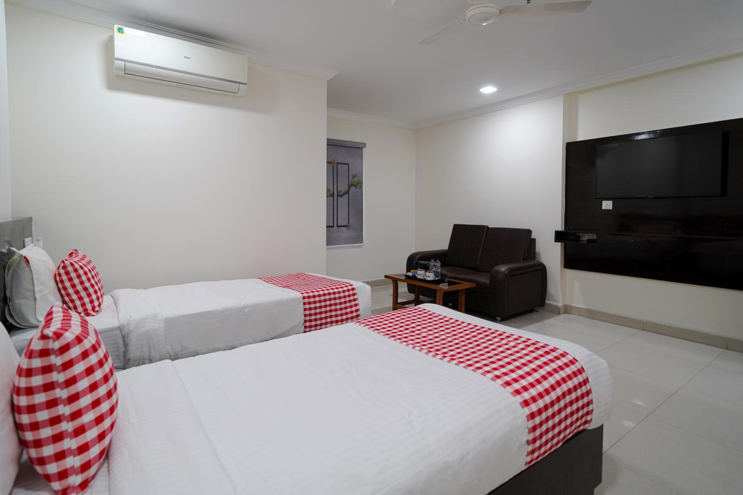 Superior Twin Room photo 3