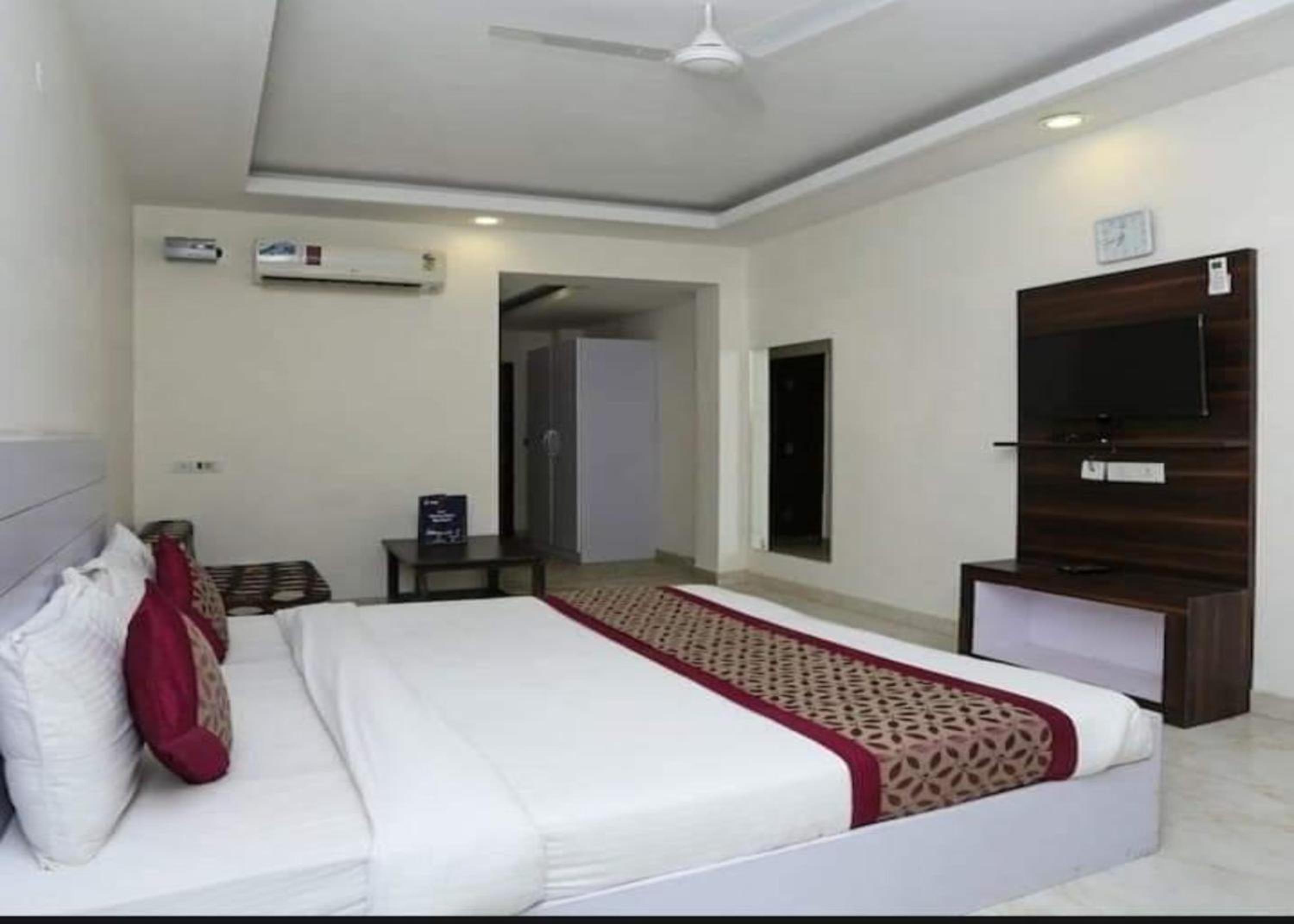 King Room with Balcony