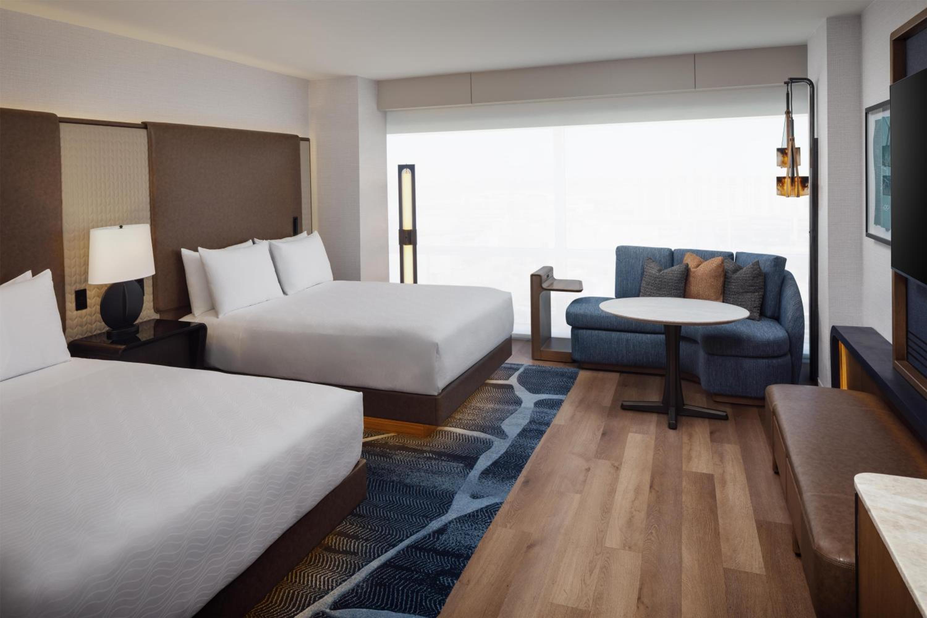 Queen Room with Two Queen Beds - High Floor - Photo 1