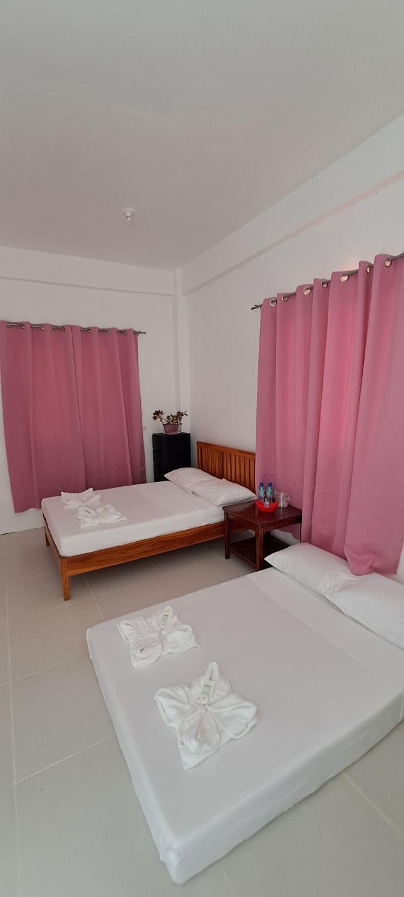 8-Bed Female Dormitory Room photo 3