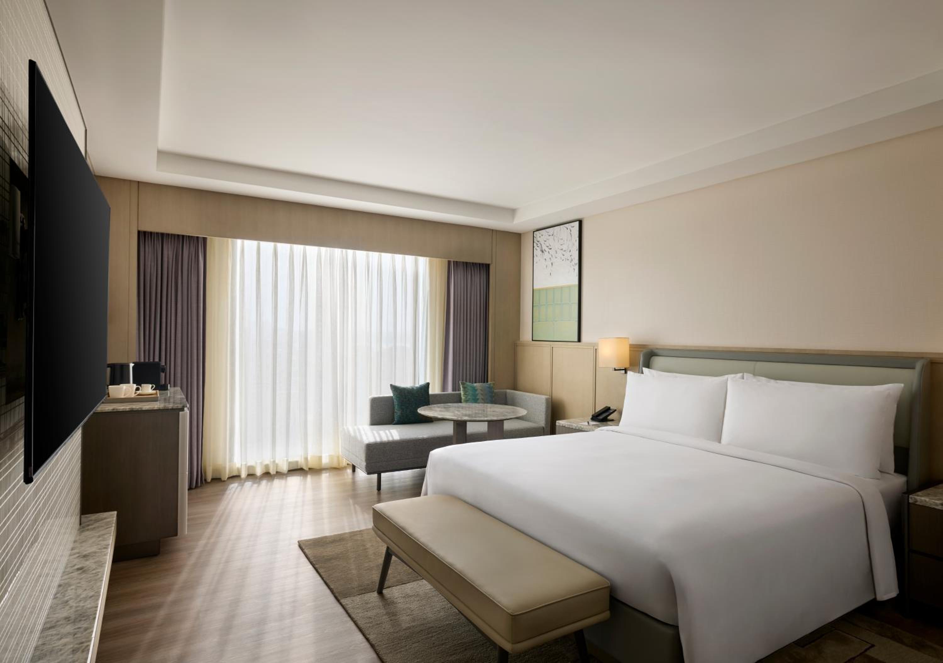 Business Deluxe with Executive lounge access