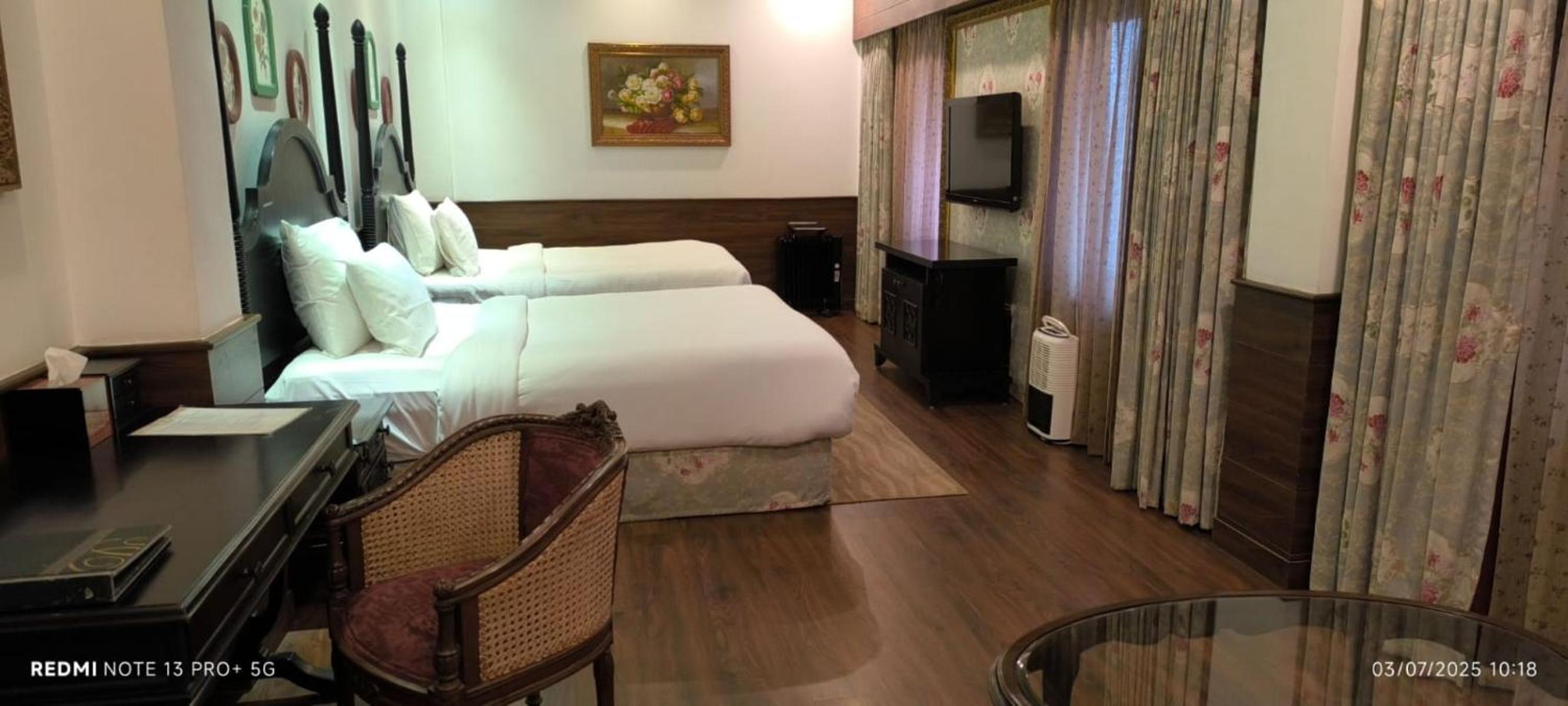 Standard Room - 10% Discount on Foods & Soft Beverages* | 15% Discounts on Laundry Services* | INR 500 spa credit during your stay on selective Massage services. TnC Apply.* | Free Minibar - 2 cans of soft Beverages (Once on Arrival)