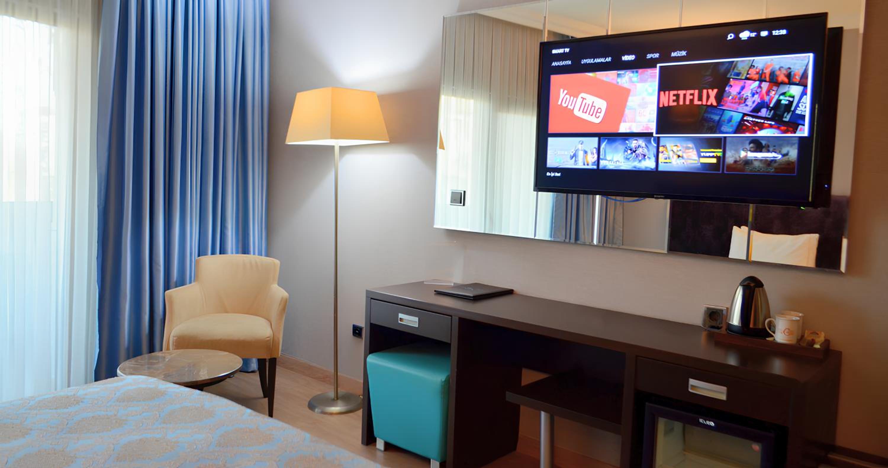 Deluxe Double Room with Balcony and Sea View