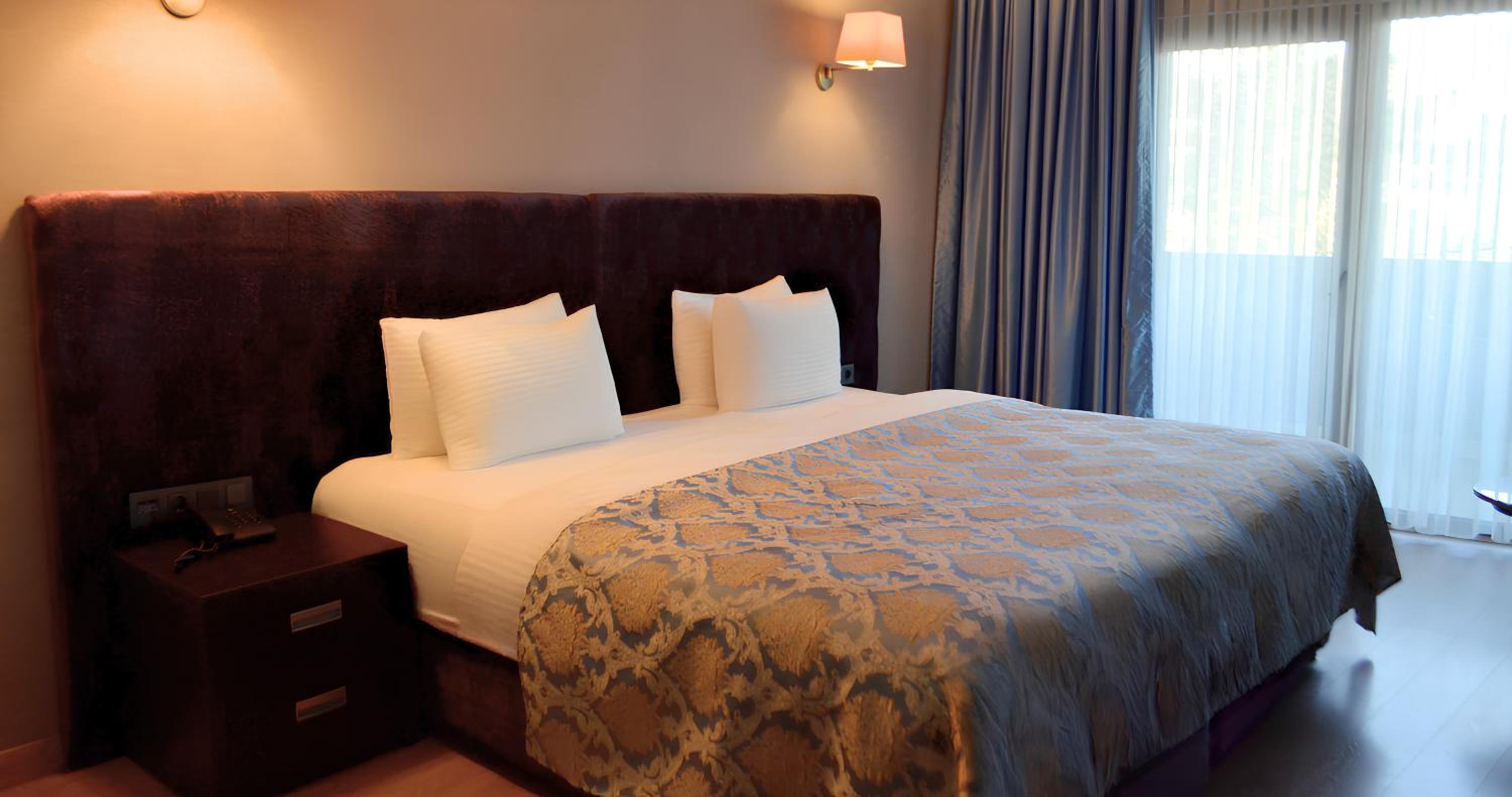 Deluxe Double Room with Balcony and Sea View