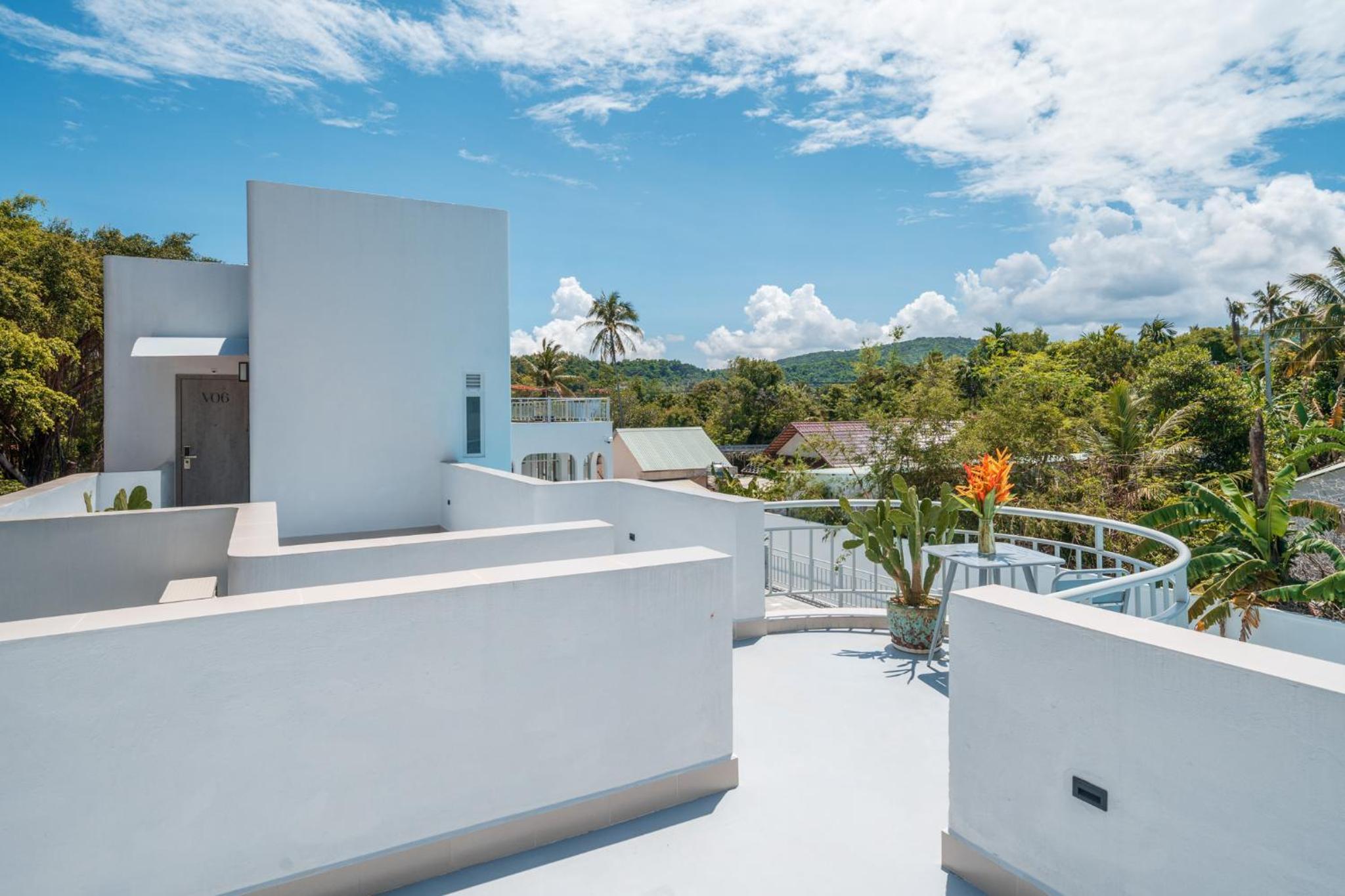 Double Room with Pool View - Photo 14