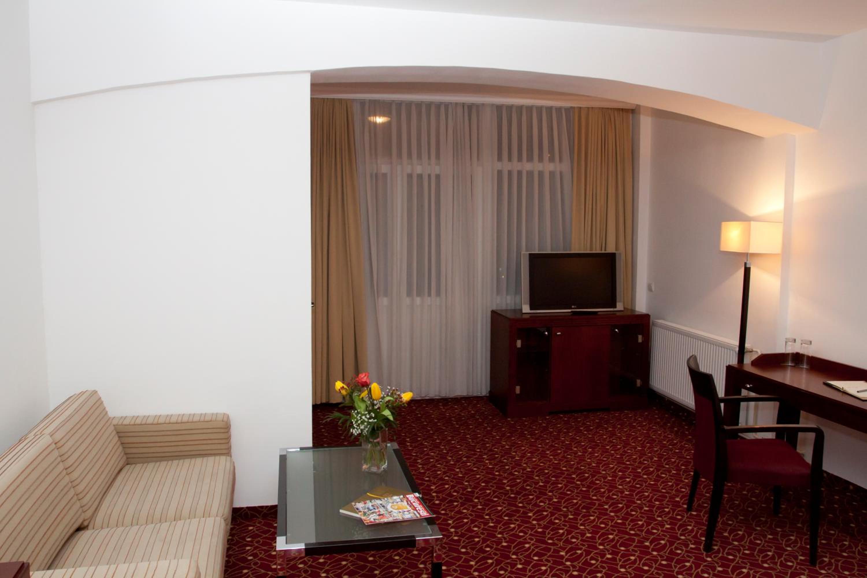 Double Room - Photo 8