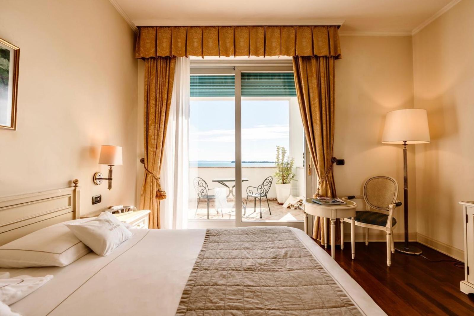 Panoramic Room with Balcony - Photo 5