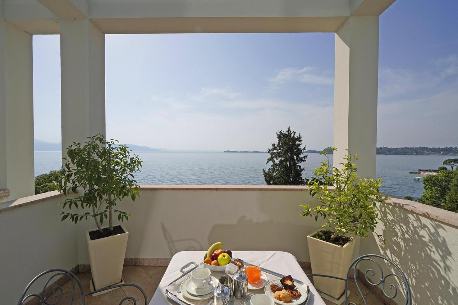 Panoramic Room with Balcony - Photo 2