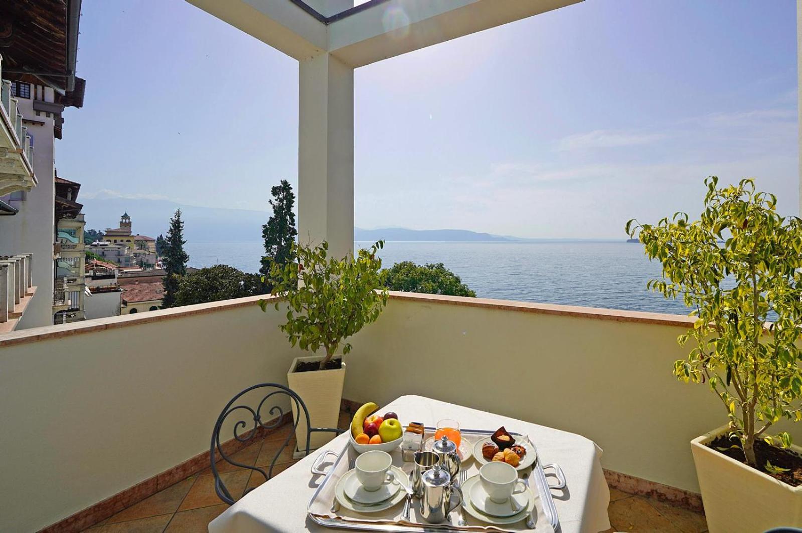 Panoramic Room with Balcony - Photo 3