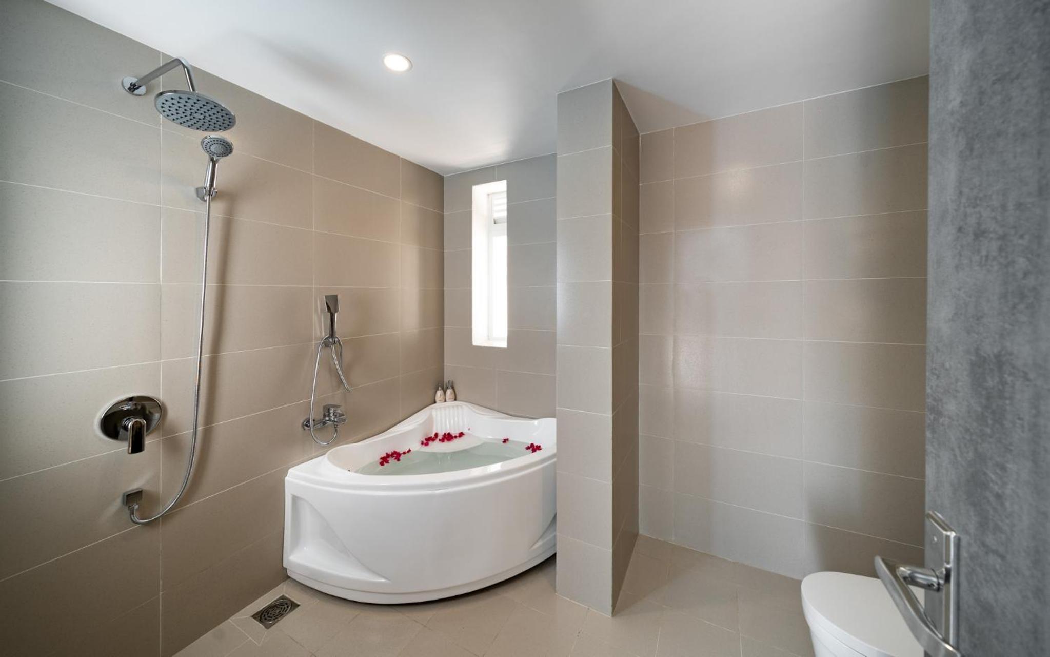 Triple Room with Pool View - Photo 1