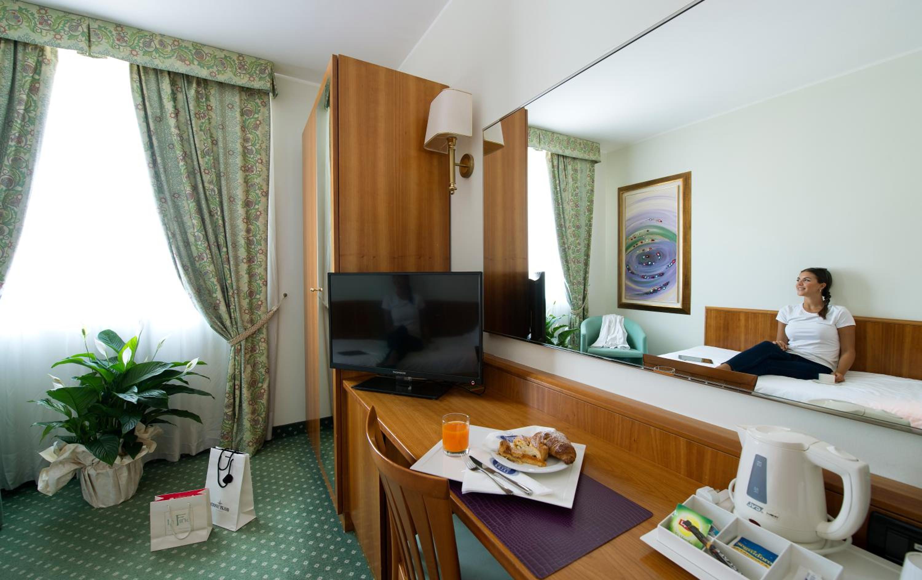 Single Room photo 3