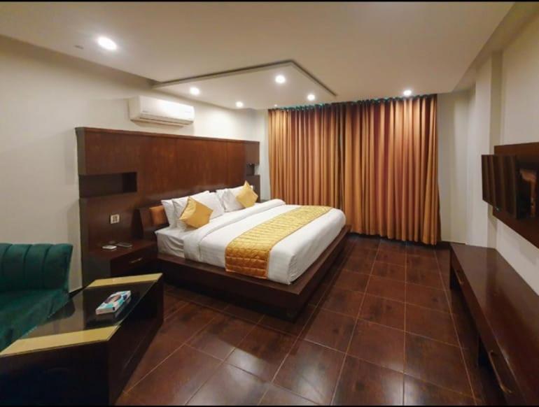 Deluxe Double or Twin Room
