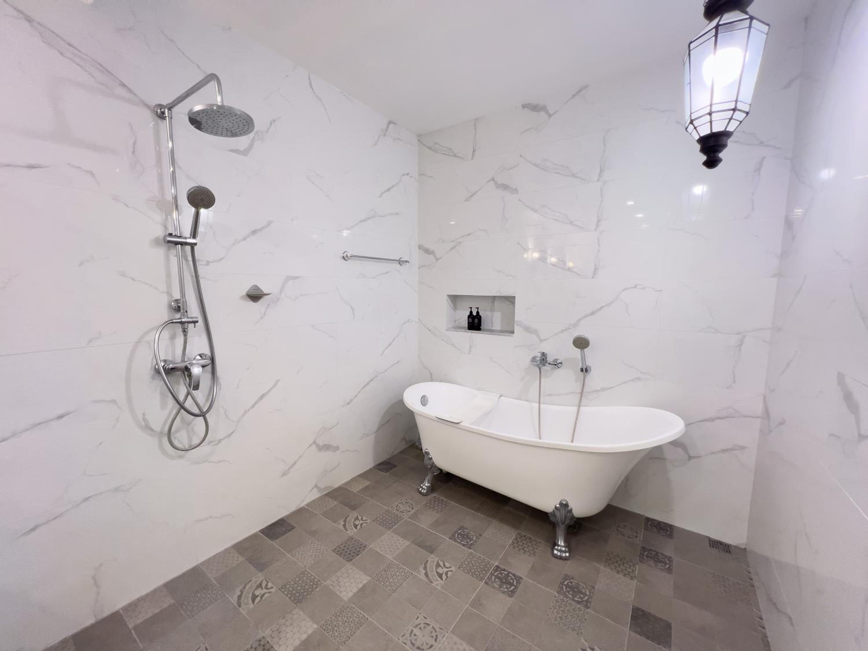Family Suite - Photo 8
