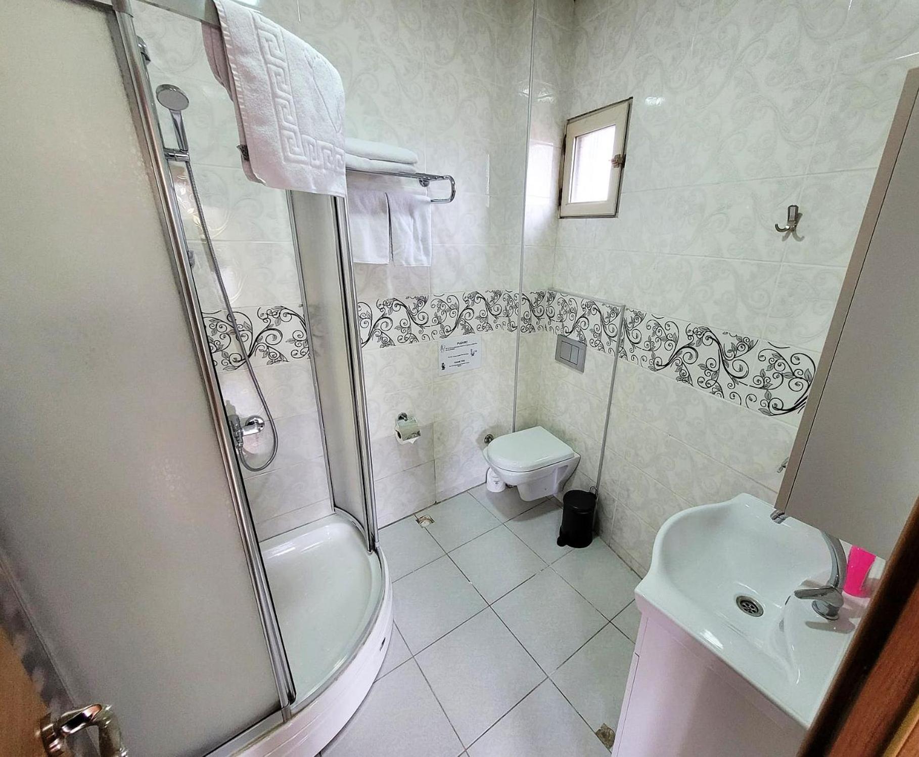 Large Double Room photo 3