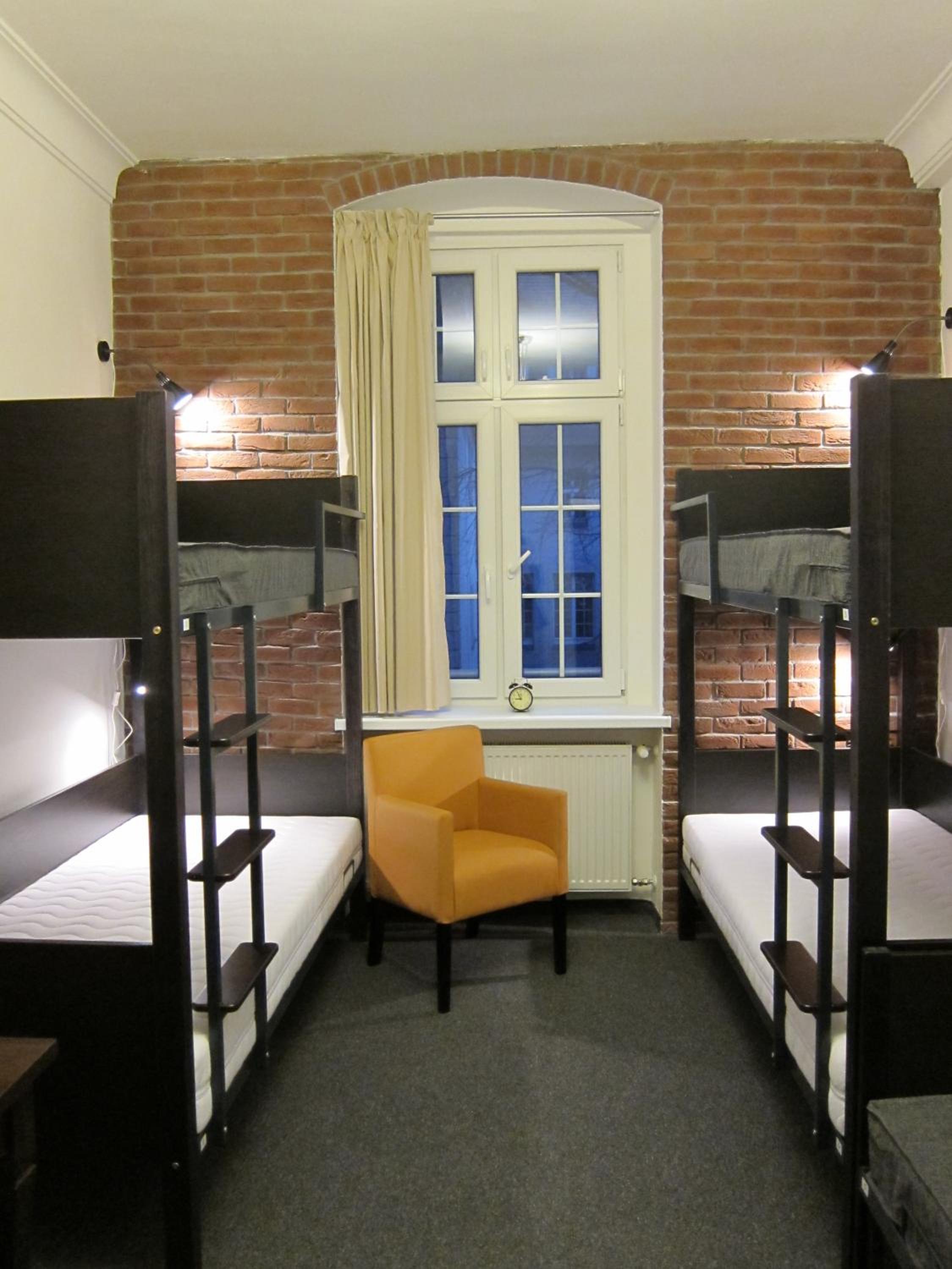 Bed in 4-Bed Mixed Dormitory Room with Bathroom photo 3