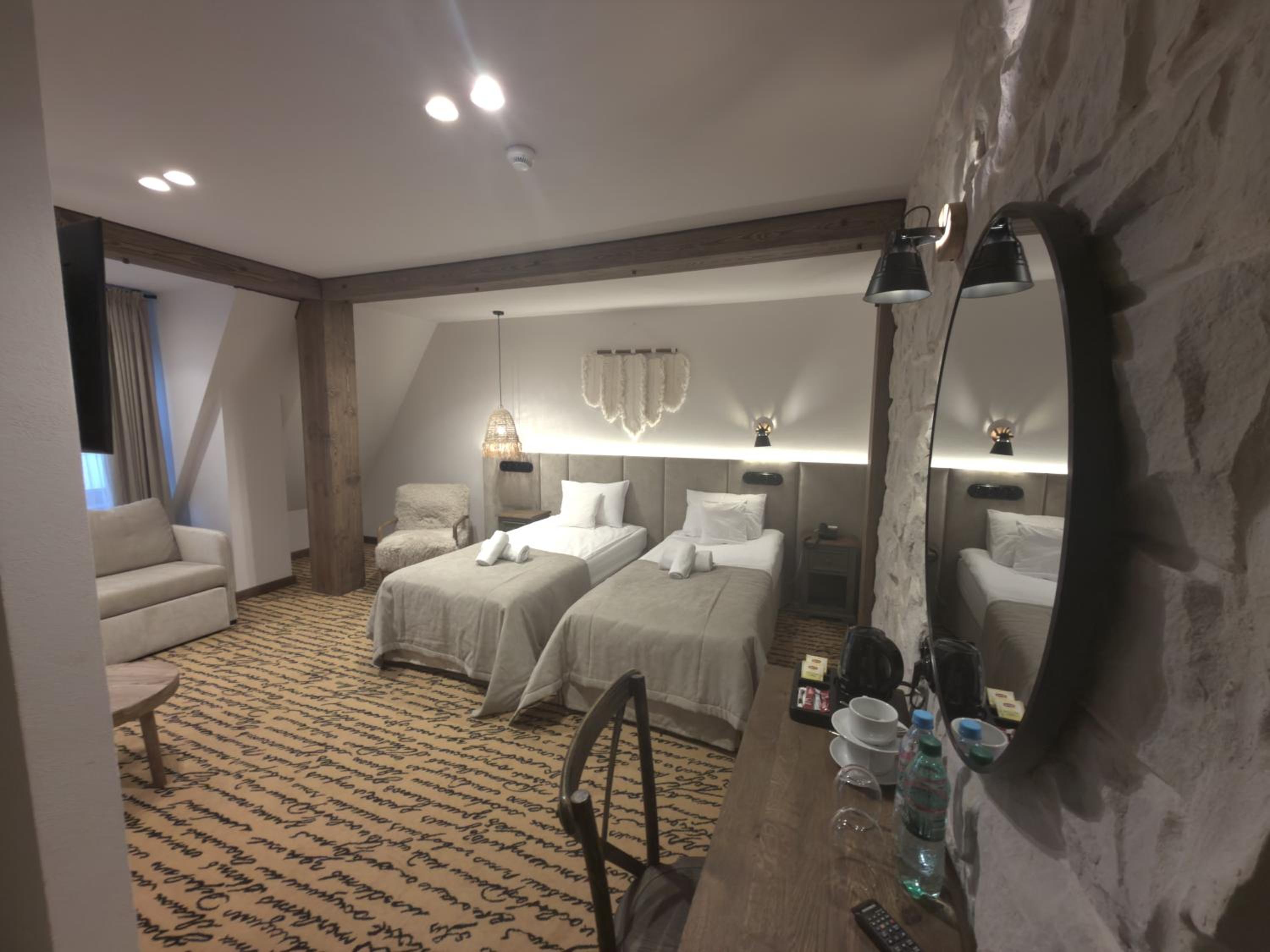 Deluxe Family Room