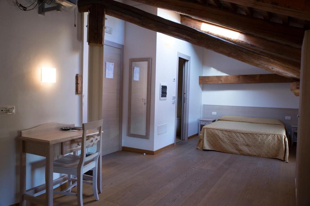 Quadruple Room With Private Bathroom photo 1
