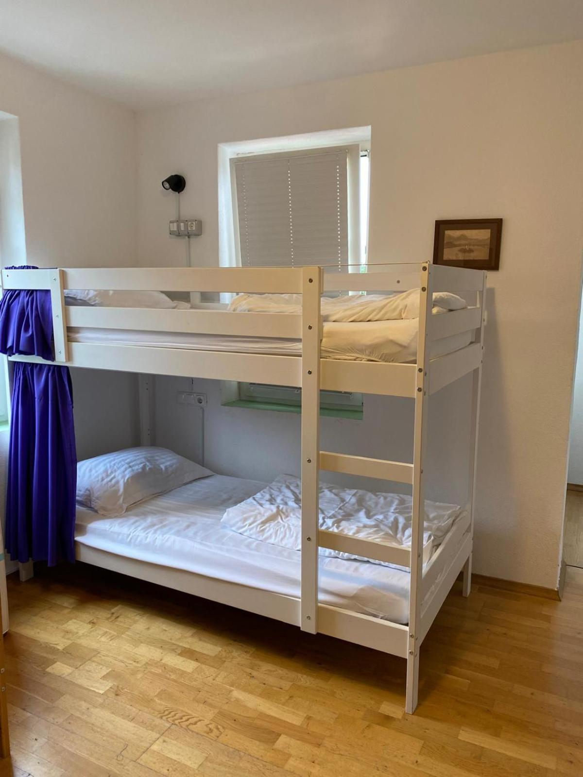 Bed in 8-Bed Mixed Dormitory Room photo 3
