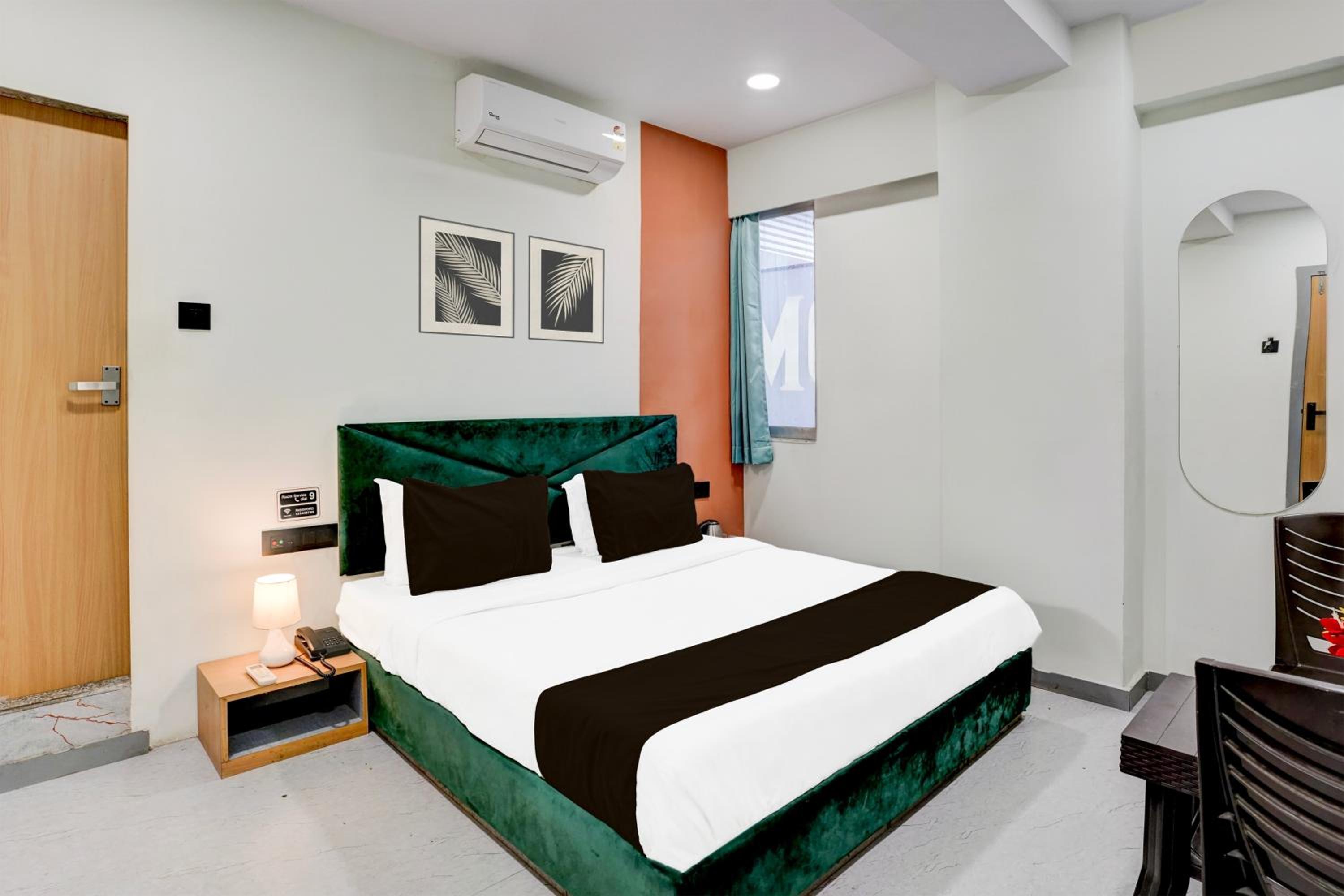 Superior Triple Room photo 2