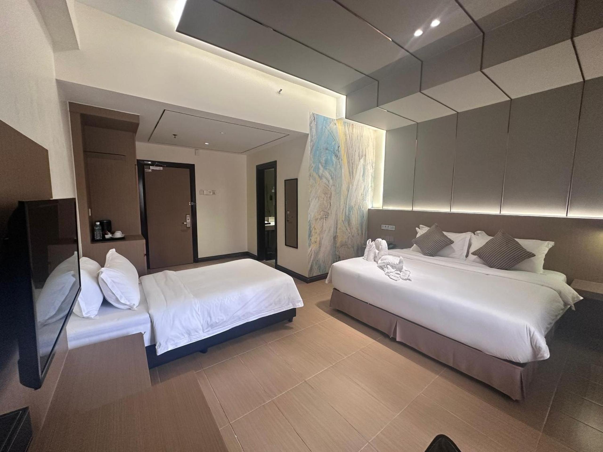 Deluxe Triple Room - Photo 2