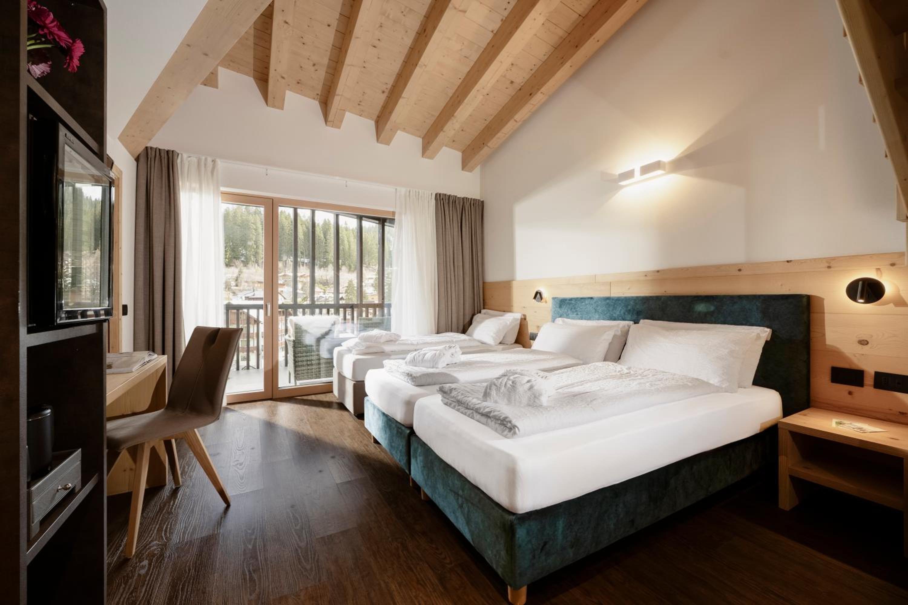 Deluxe Quadruple Room photo 2