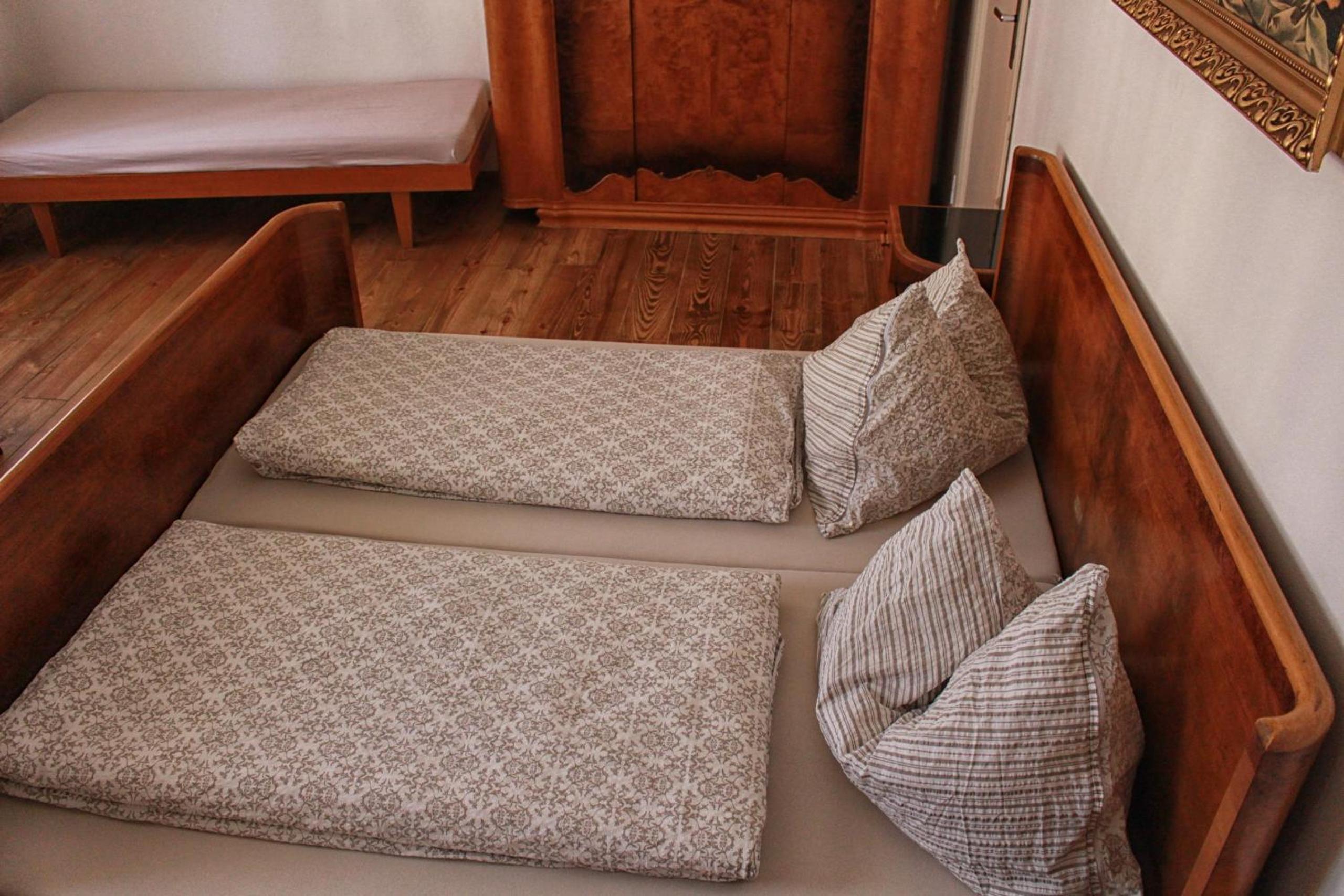 Triple Room - Photo 12