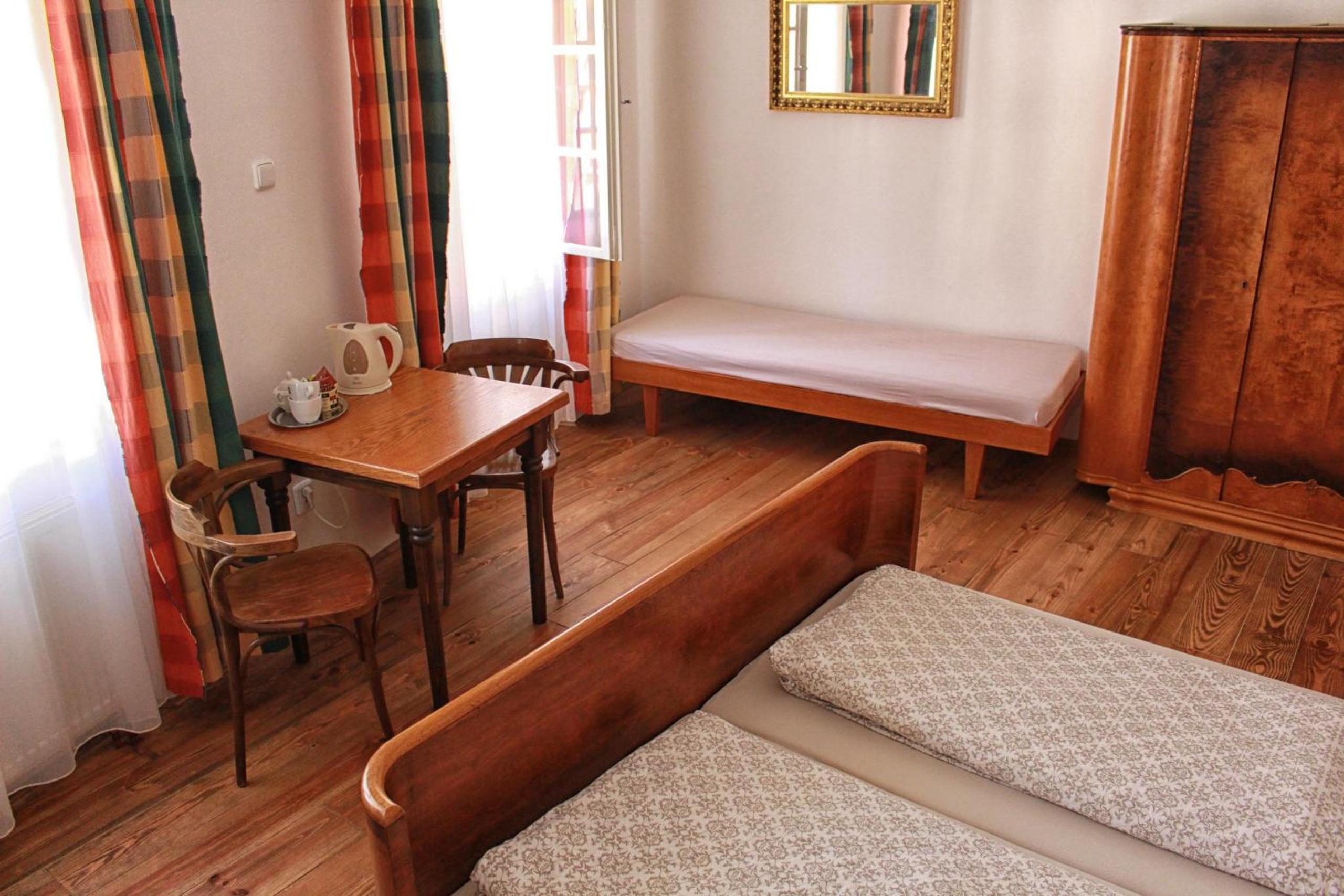Triple Room - Photo 13