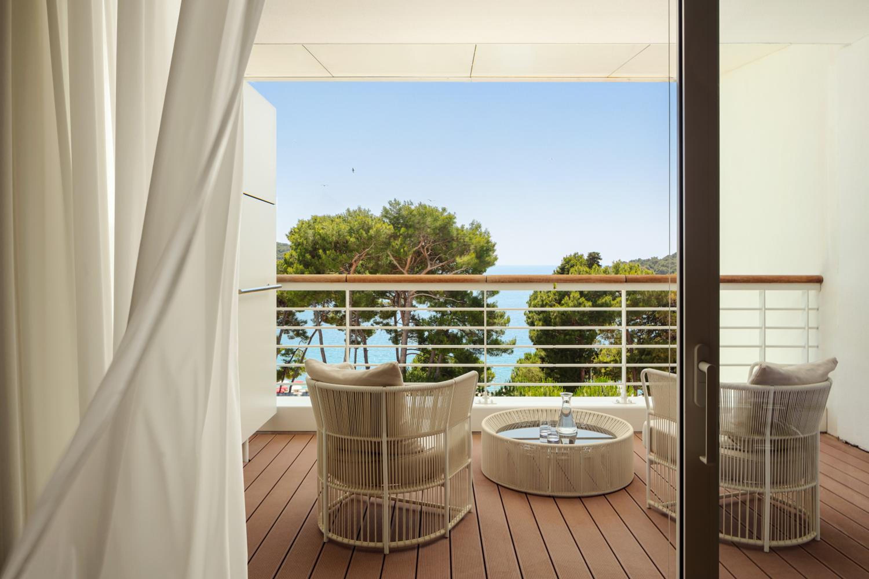Bellevue Suite with Terrace photo 3