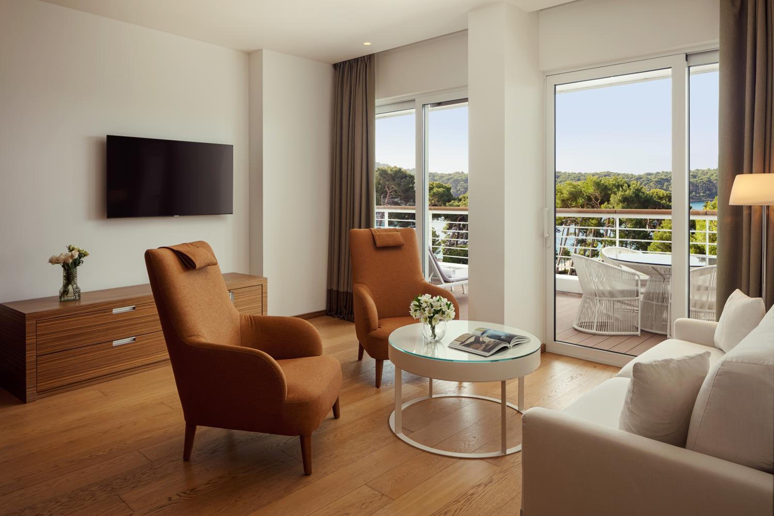 Bellevue Suite with Terrace