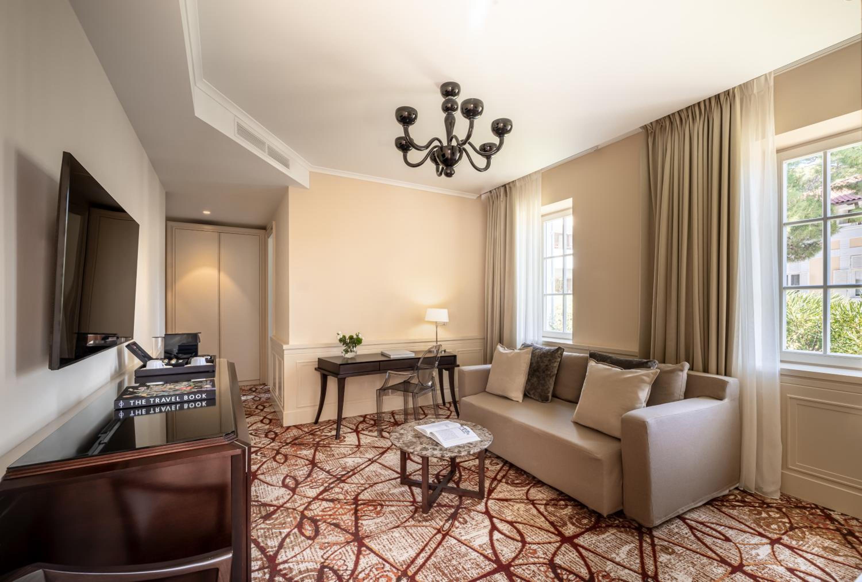 Alhambra Suite with Balcony and Sea View photo 3