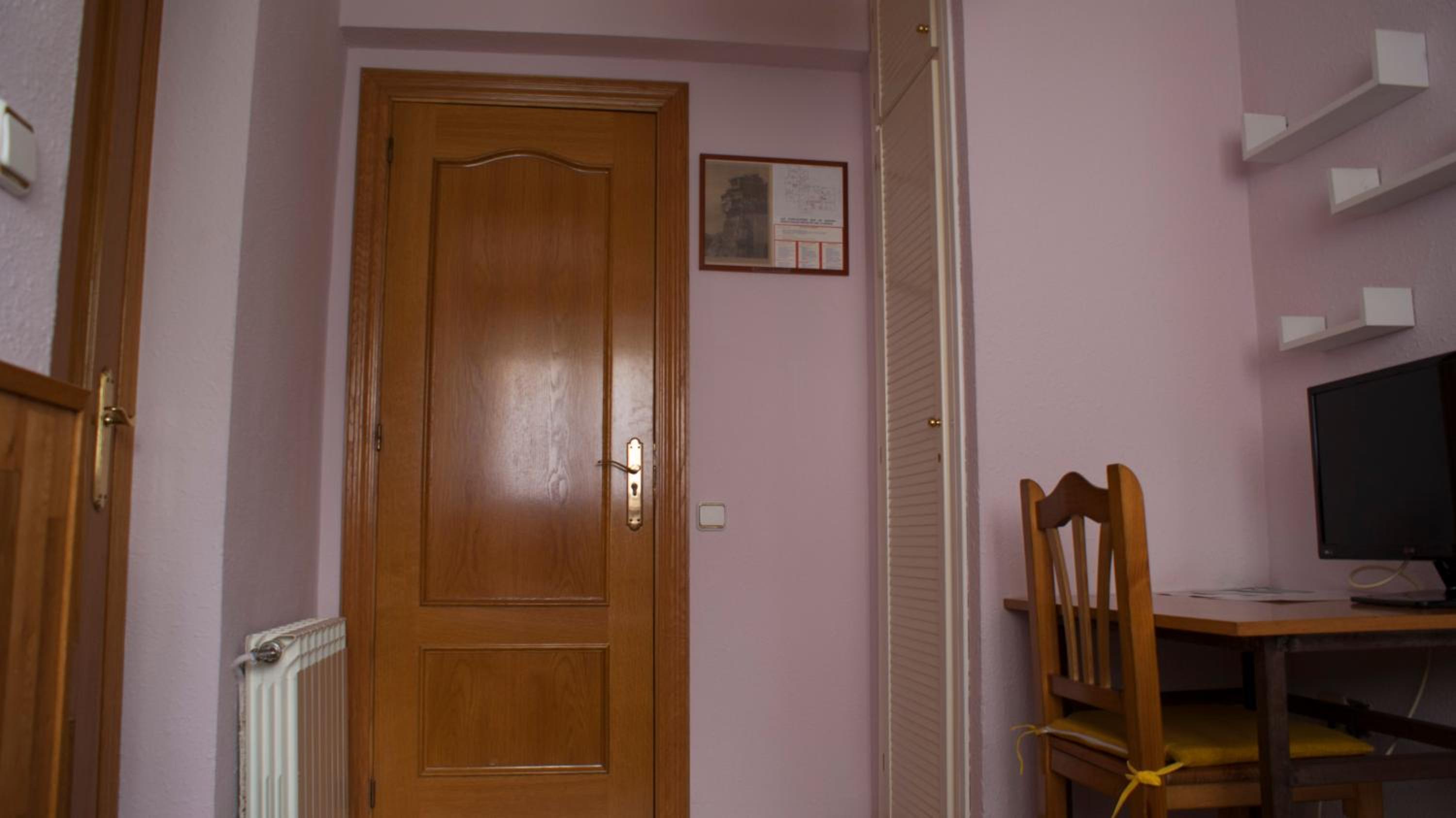 Single Room photo 3