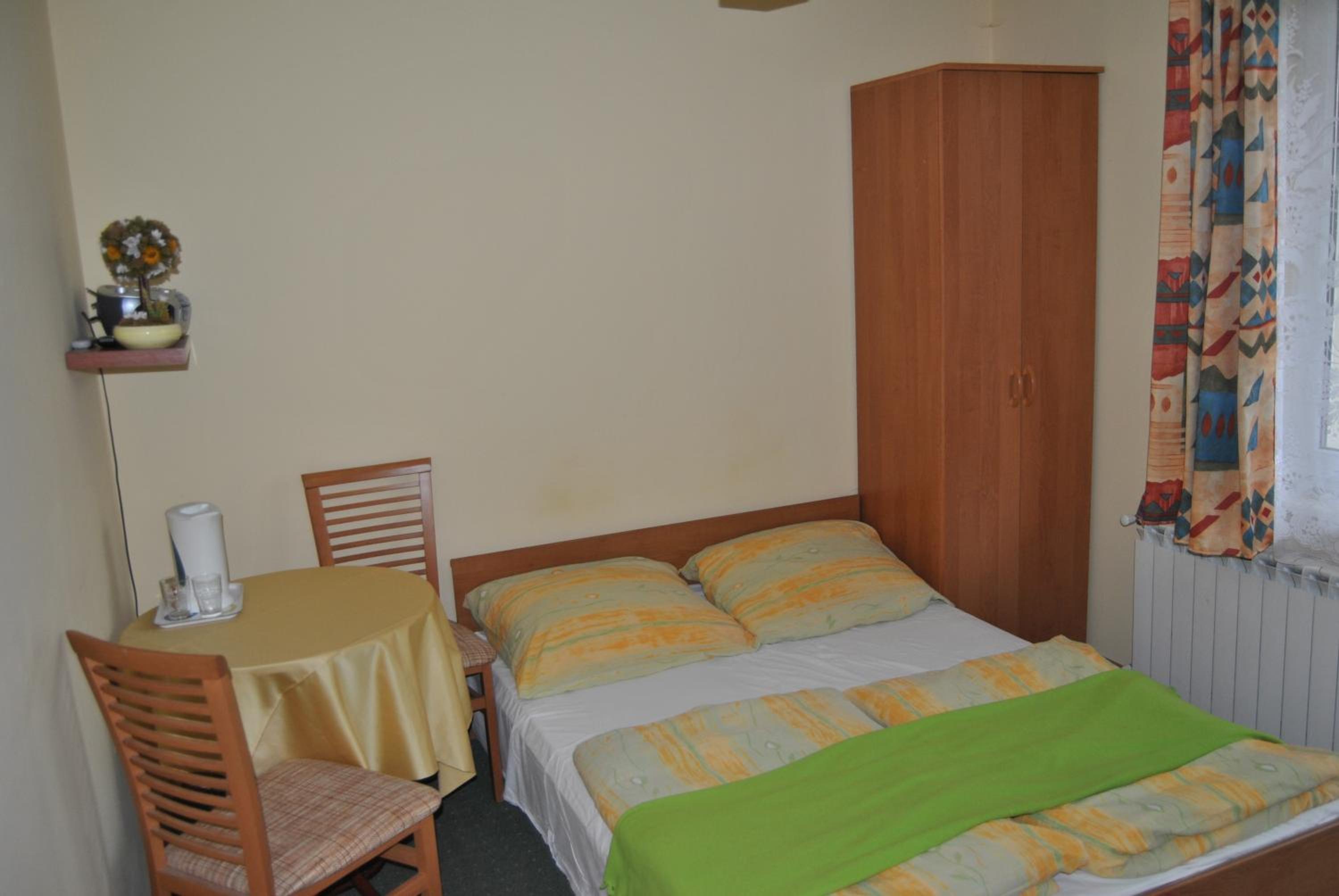 Double Room - Photo 5
