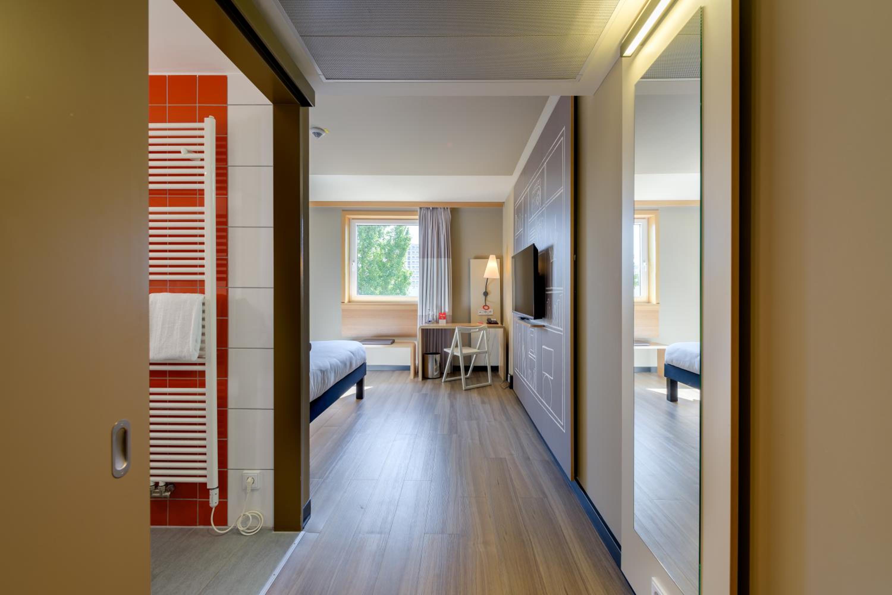 Double Room - Disability Access - Photo 7