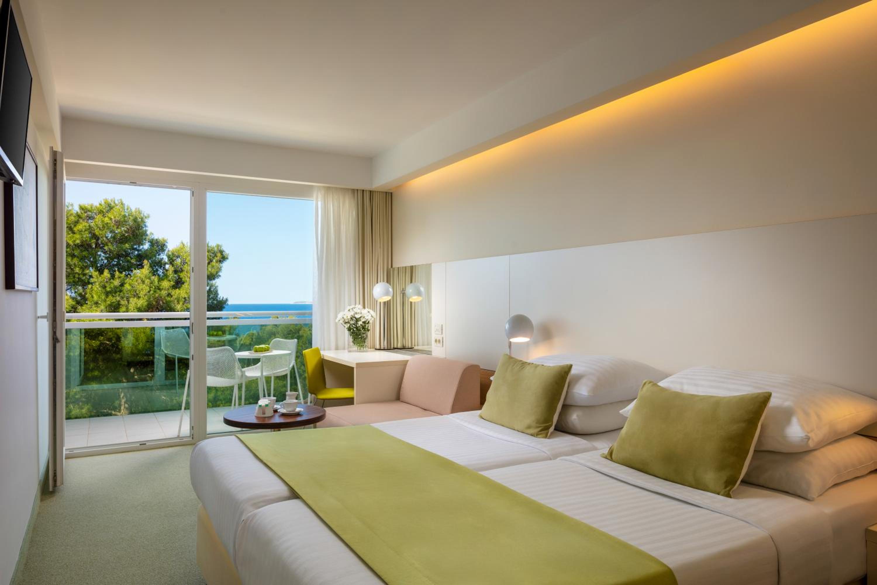 Suite with Balcony and Sea Side photo 3