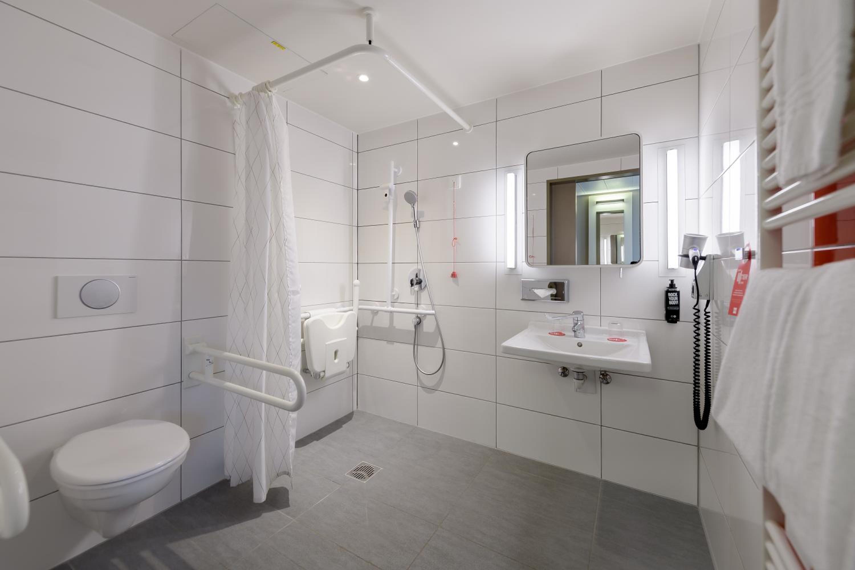 Double Room - Disability Access - Photo 9