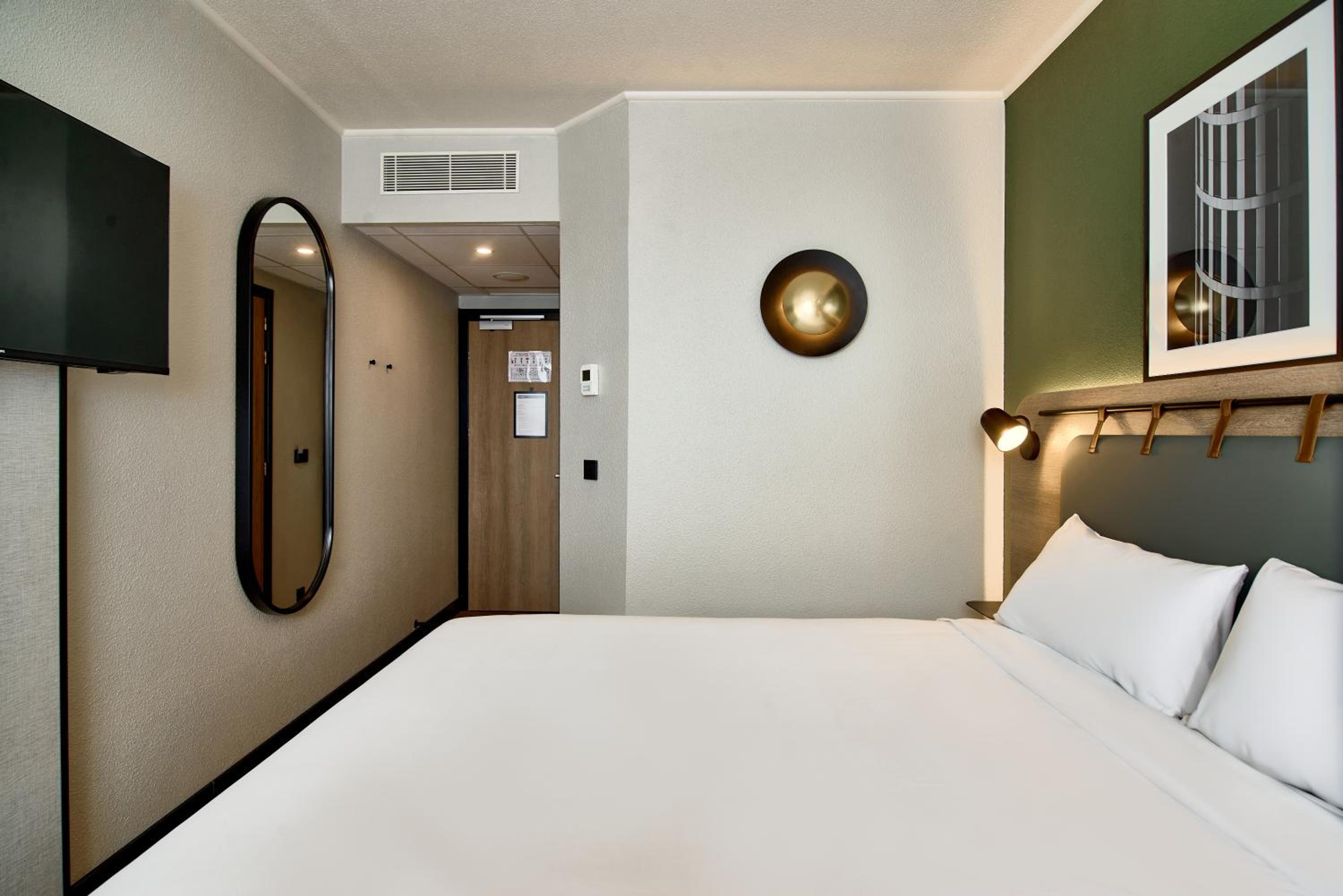 Superior King Room - Photo 4