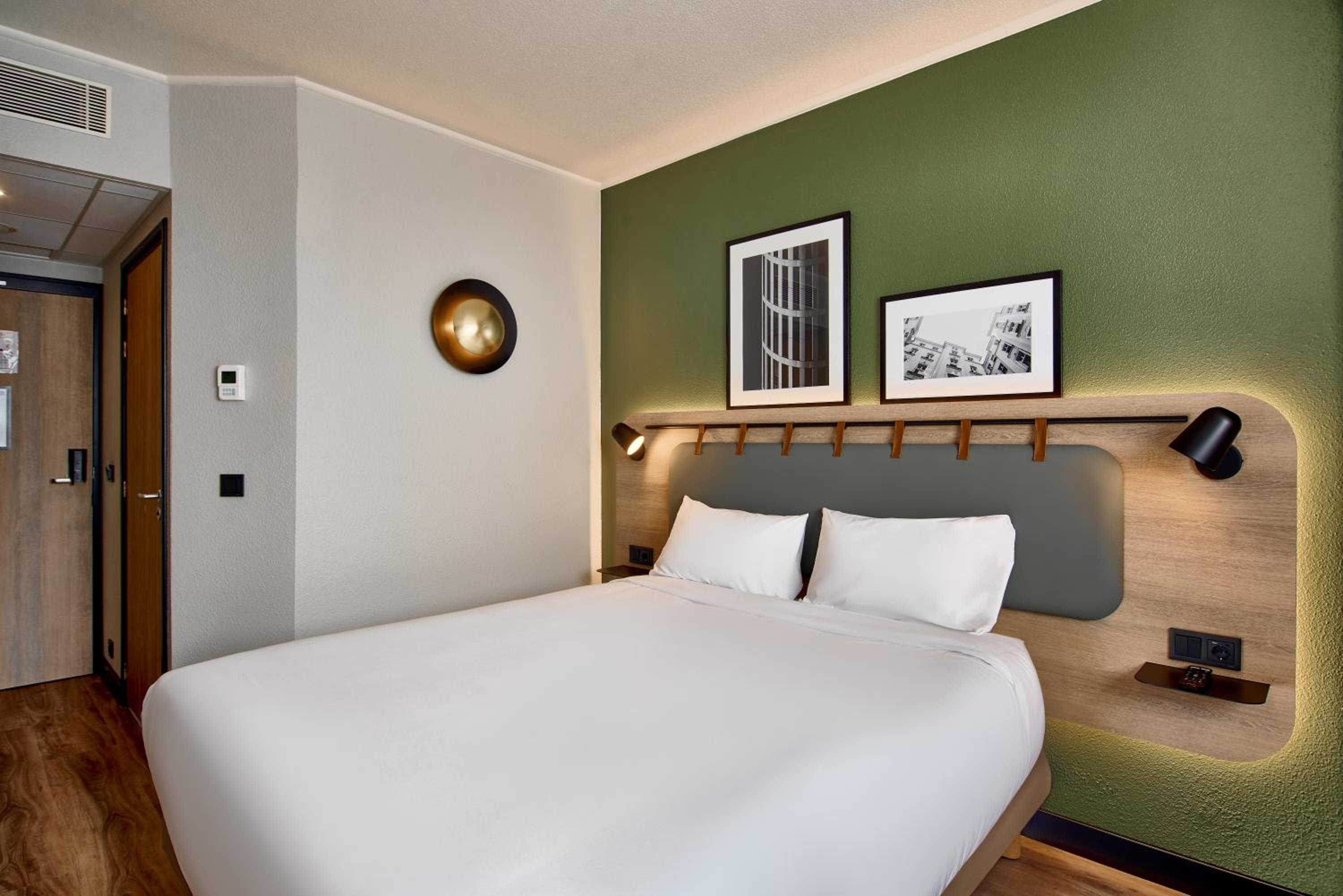 Superior King Room - Photo 1