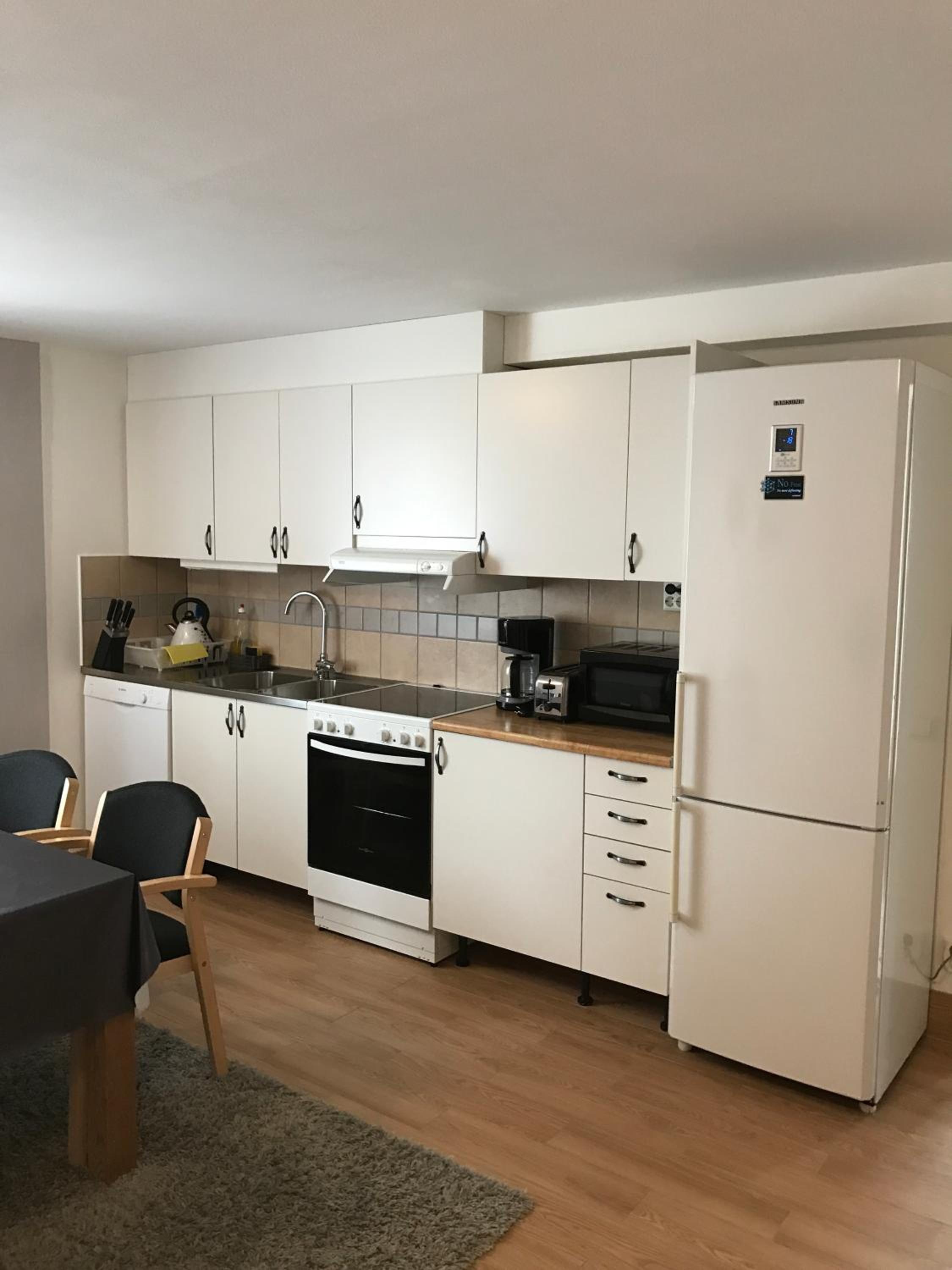 Twin Room with Private Bathroom - Photo 2