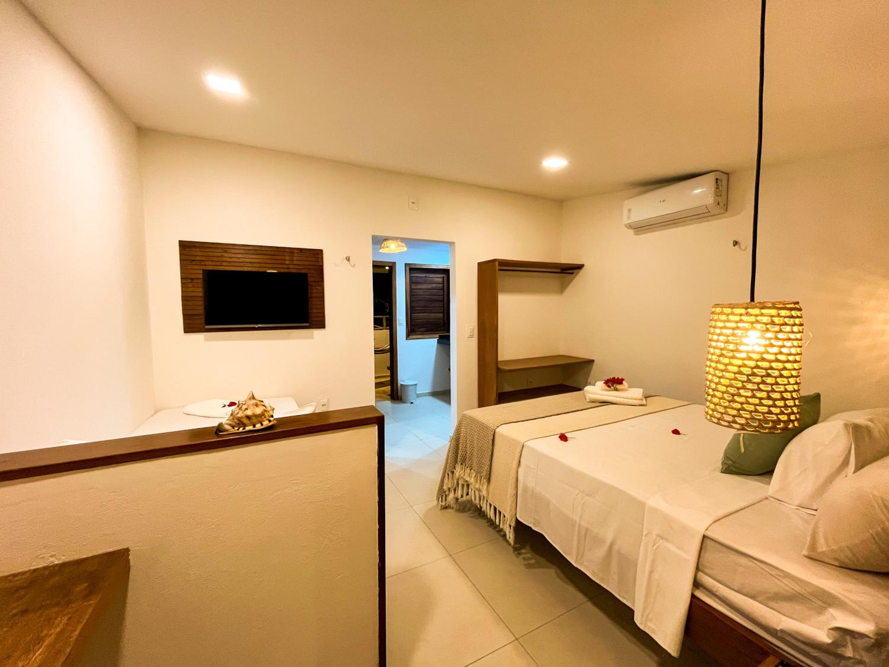 Junior Suite with Pool View photo 1