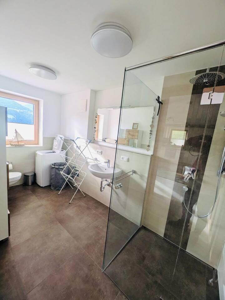One-Bedroom Apartment with Balcony and Mountain View photo 2