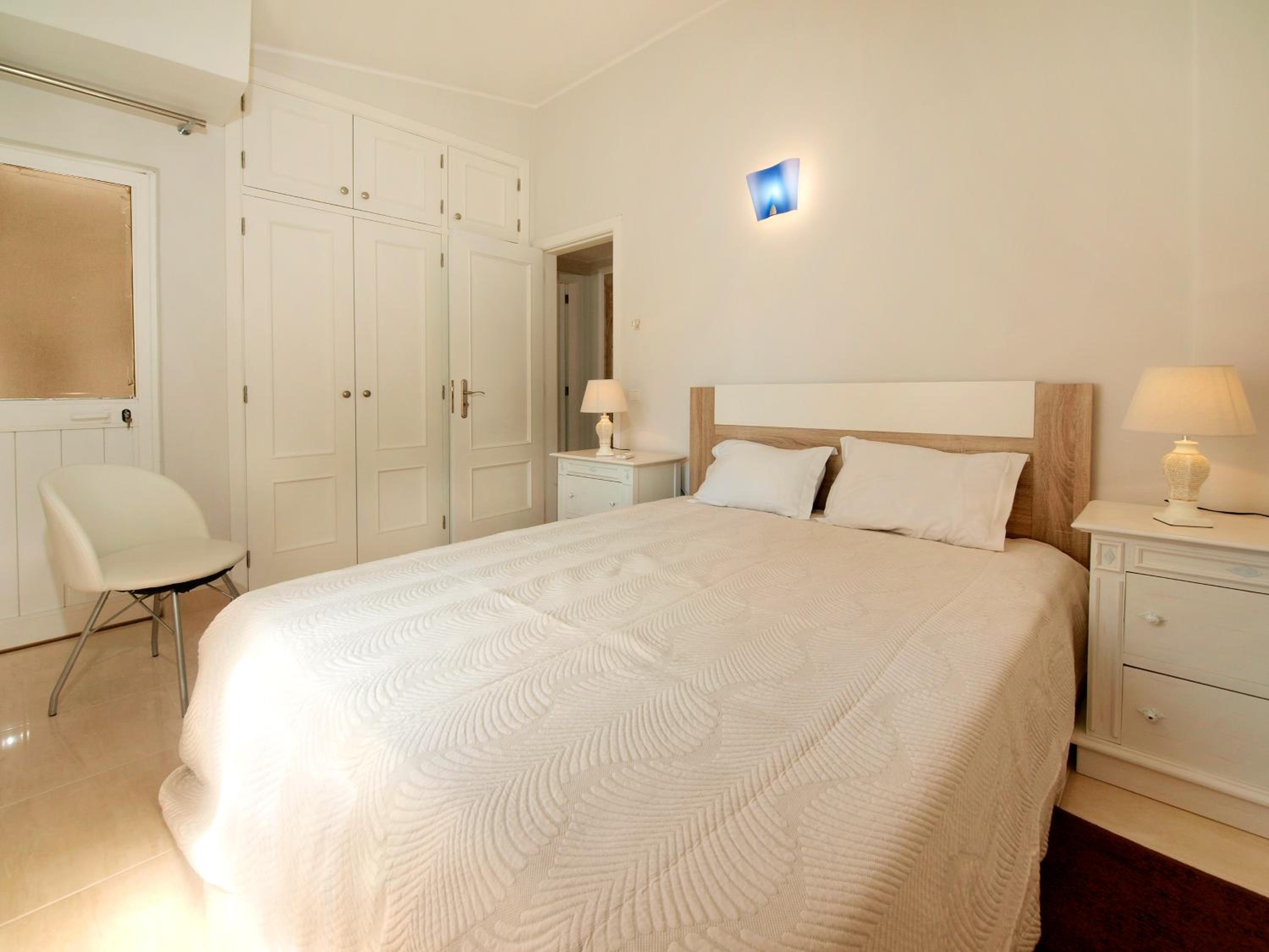 One-Bedroom Apartment with Sea View